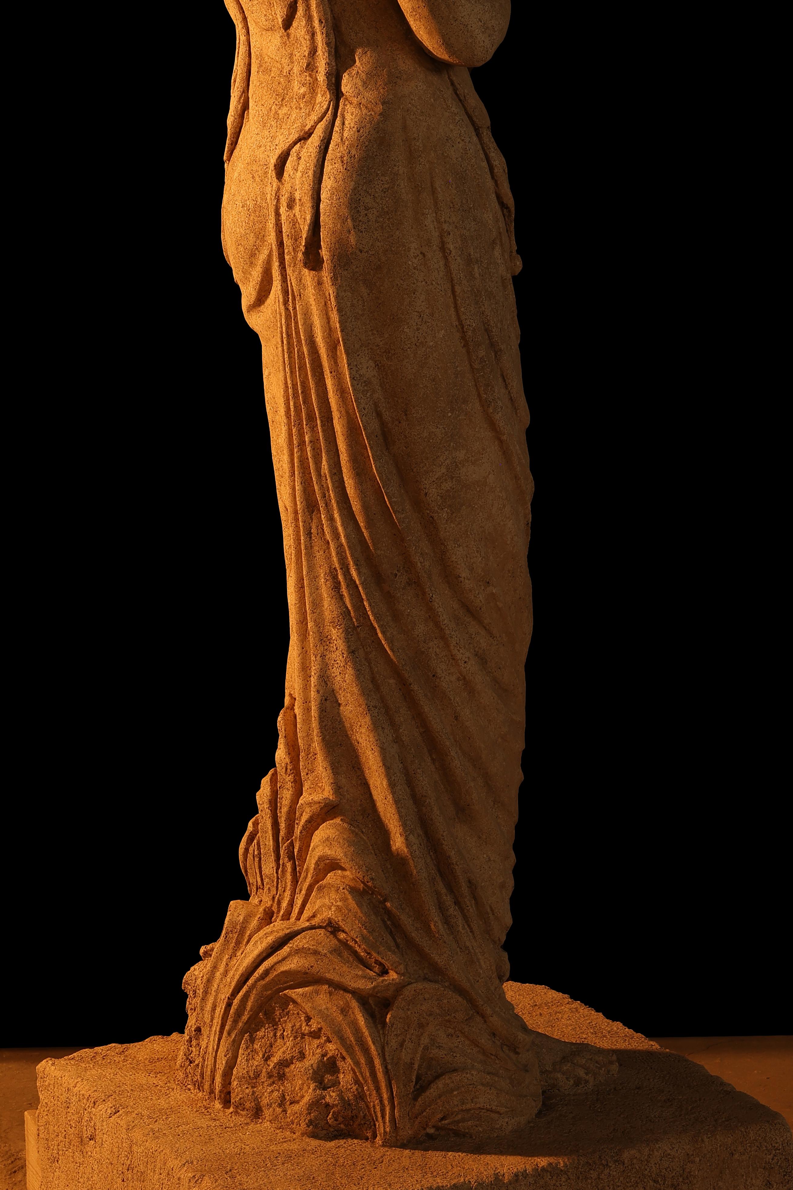 Estatua escultura tamaño natural antigua antigua romana griega tallada en piedra recuperada decoración en venta 3