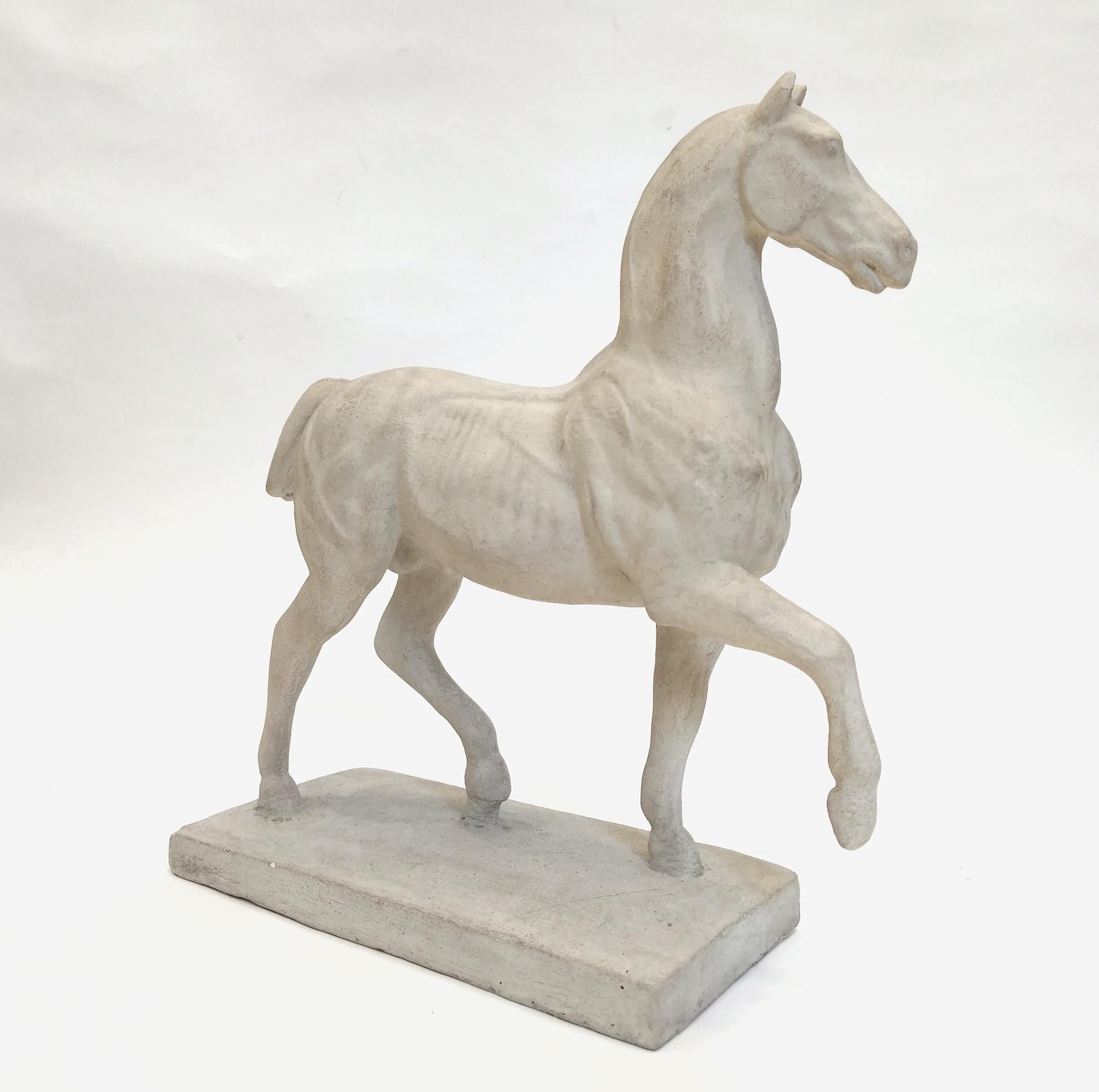 Statuette of a flayed horse after Gericault, studio plaster, France, circa 1860 In Good Condition For Sale In Paris, FR