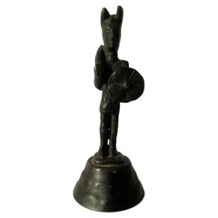 Statuette d'un guerrier narguilé 18ème siècle avant J-C