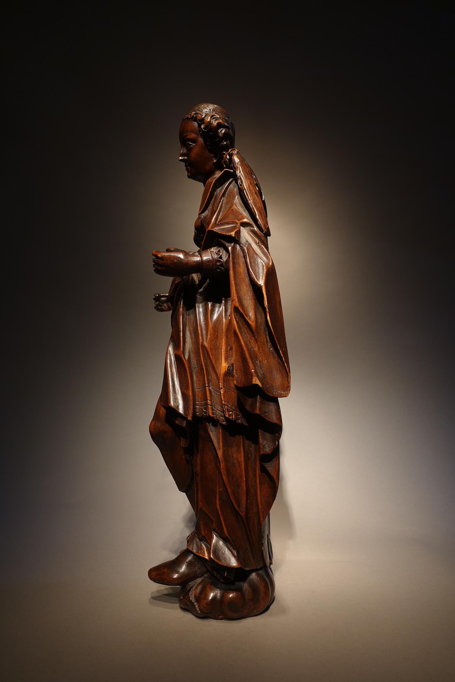 Carved Statuette of the Virgin, South German circa 1600 For Sale