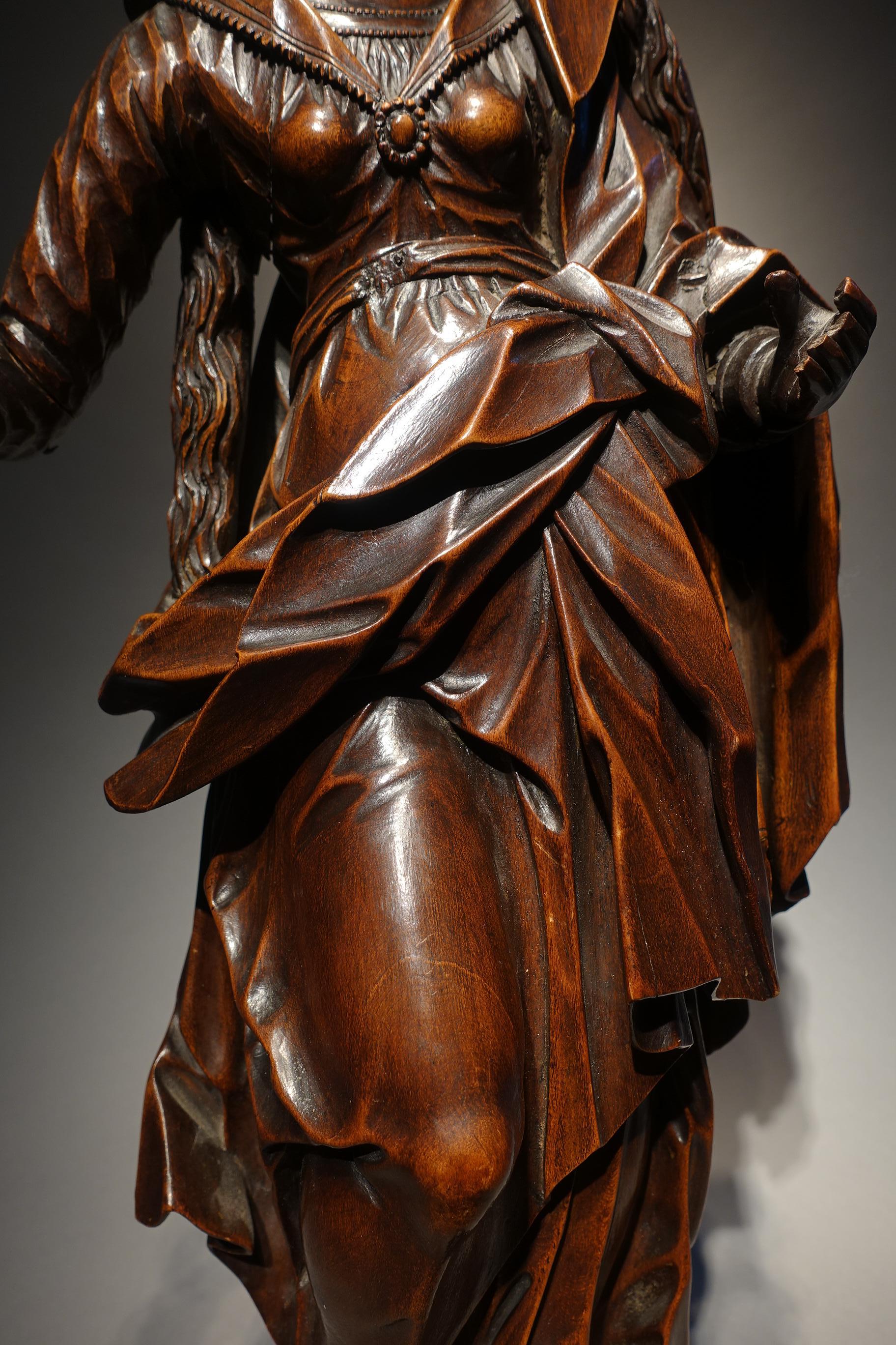 Wood Statuette of the Virgin, South German circa 1600 For Sale