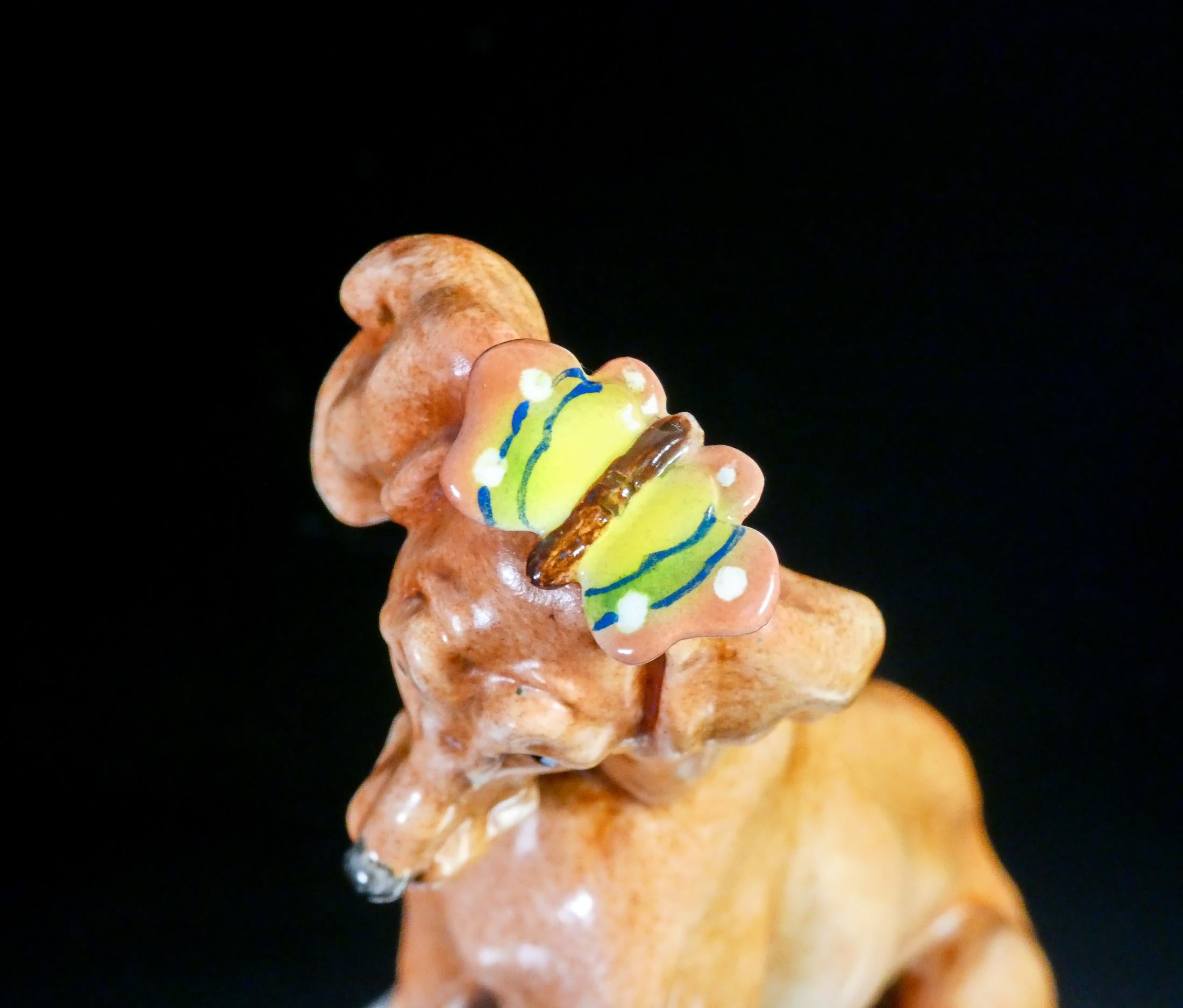 Italian Statuina in porcellana dipinta a mano Giuseppe CAPPÉ Cagnolino. Italia, 1959