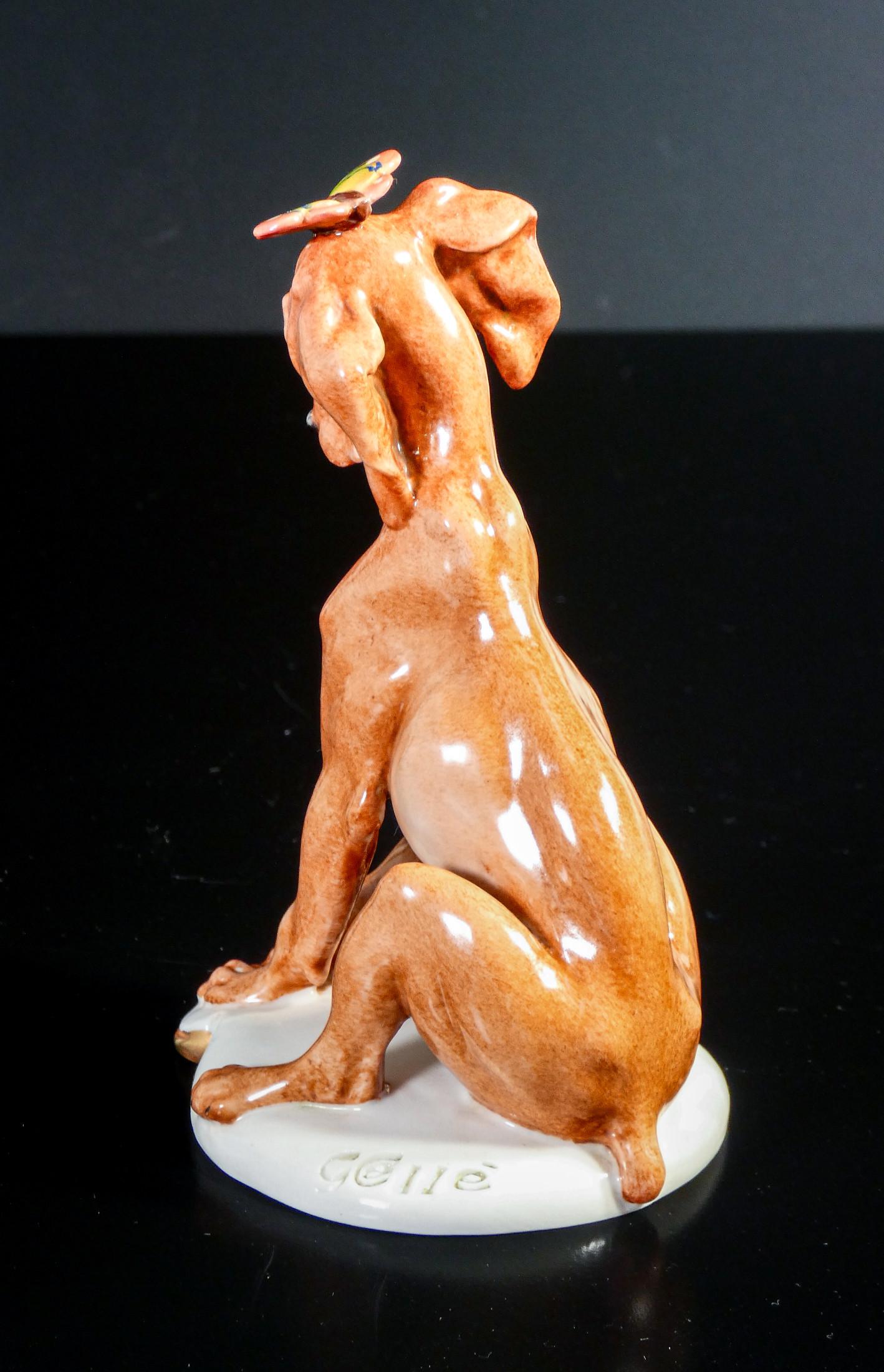 Mid-20th Century Statuina in porcellana dipinta a mano Giuseppe CAPPÉ Cagnolino. Italia, 1959