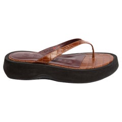 STAUD - Sandales en cuir gaufré pour femmes