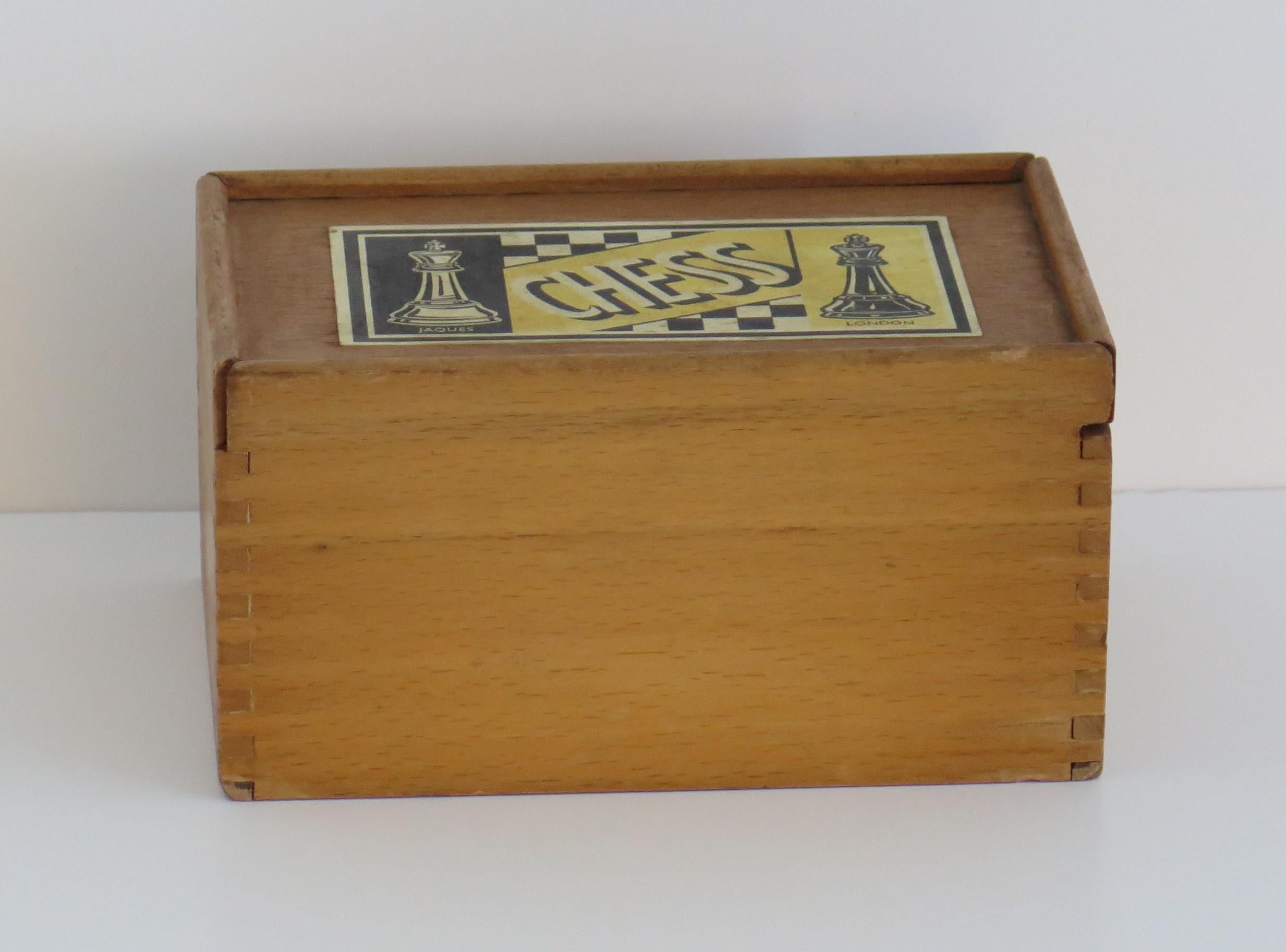 Staunton Fierce Knight Weighted Chess Set Kings in Jointed Box, 19th Century 4