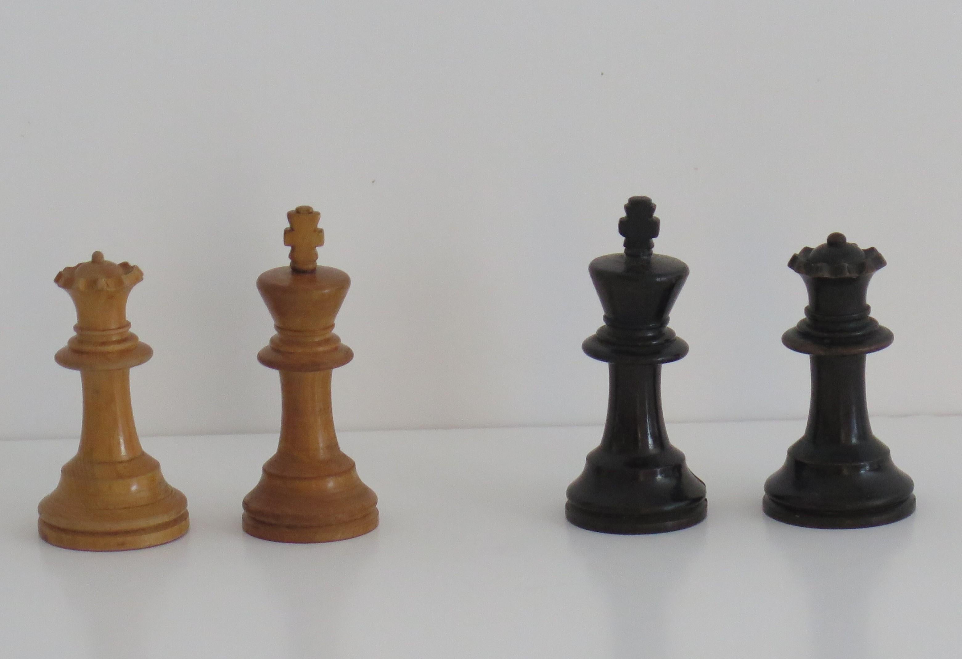 Hand-Crafted Staunton Fierce Knight Weighted Chess Set Kings in Jointed Box, 19th Century