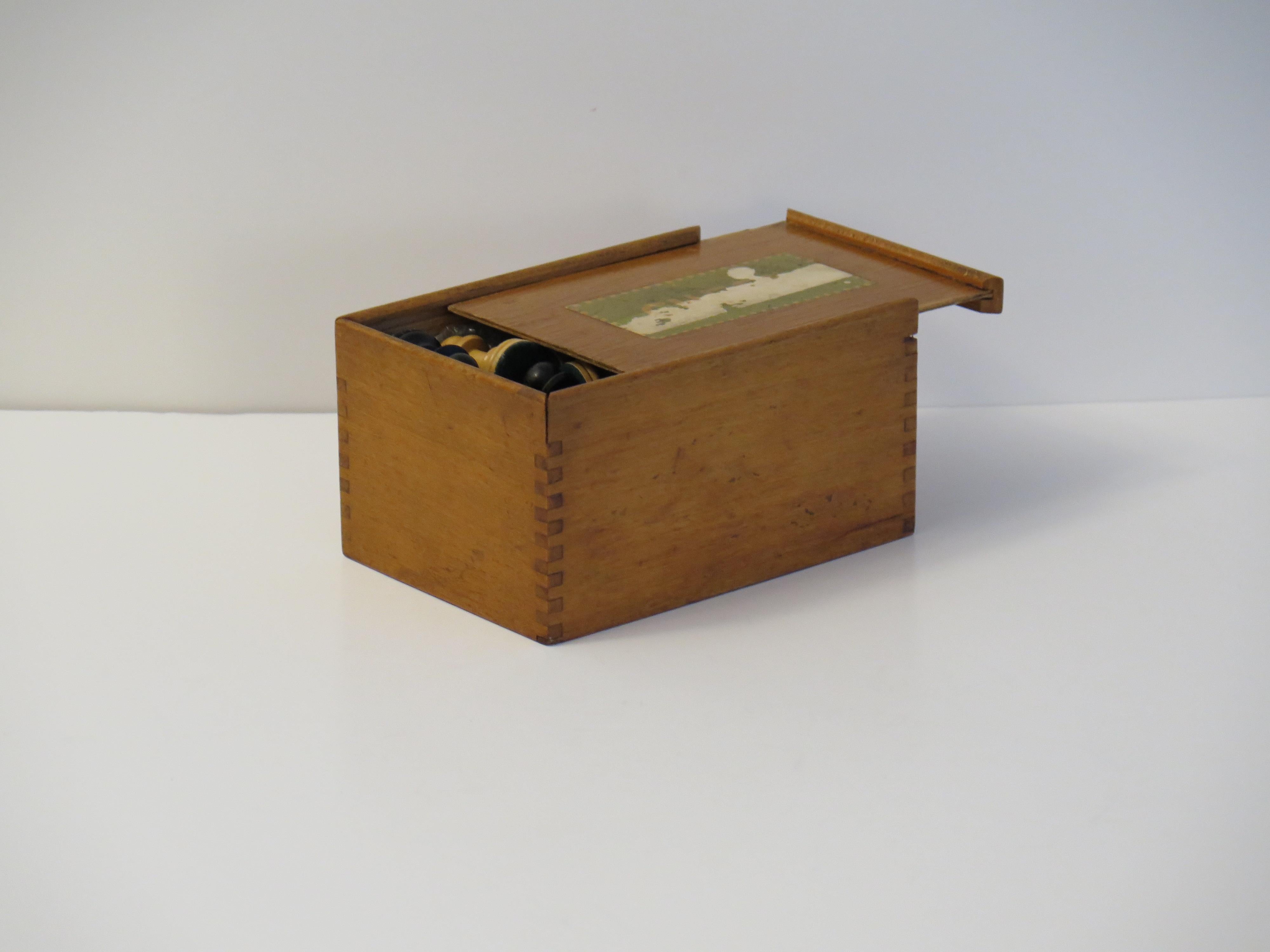 British Staunton Fierce Knight Weighted Club Chess Set 8.5cm Kings Jointed Box, 19th C For Sale