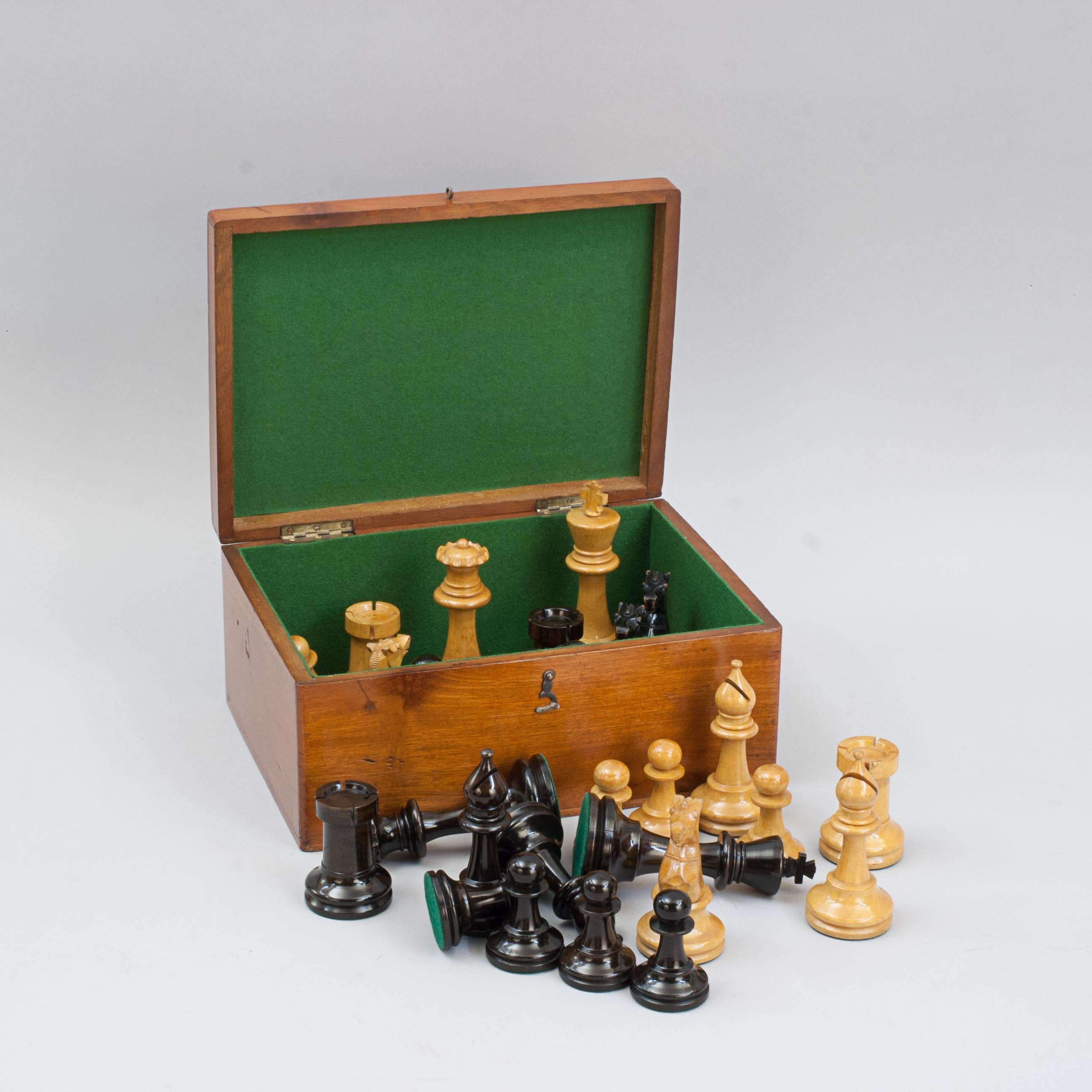 Set di scacchi in stile Staunton in vendita 7