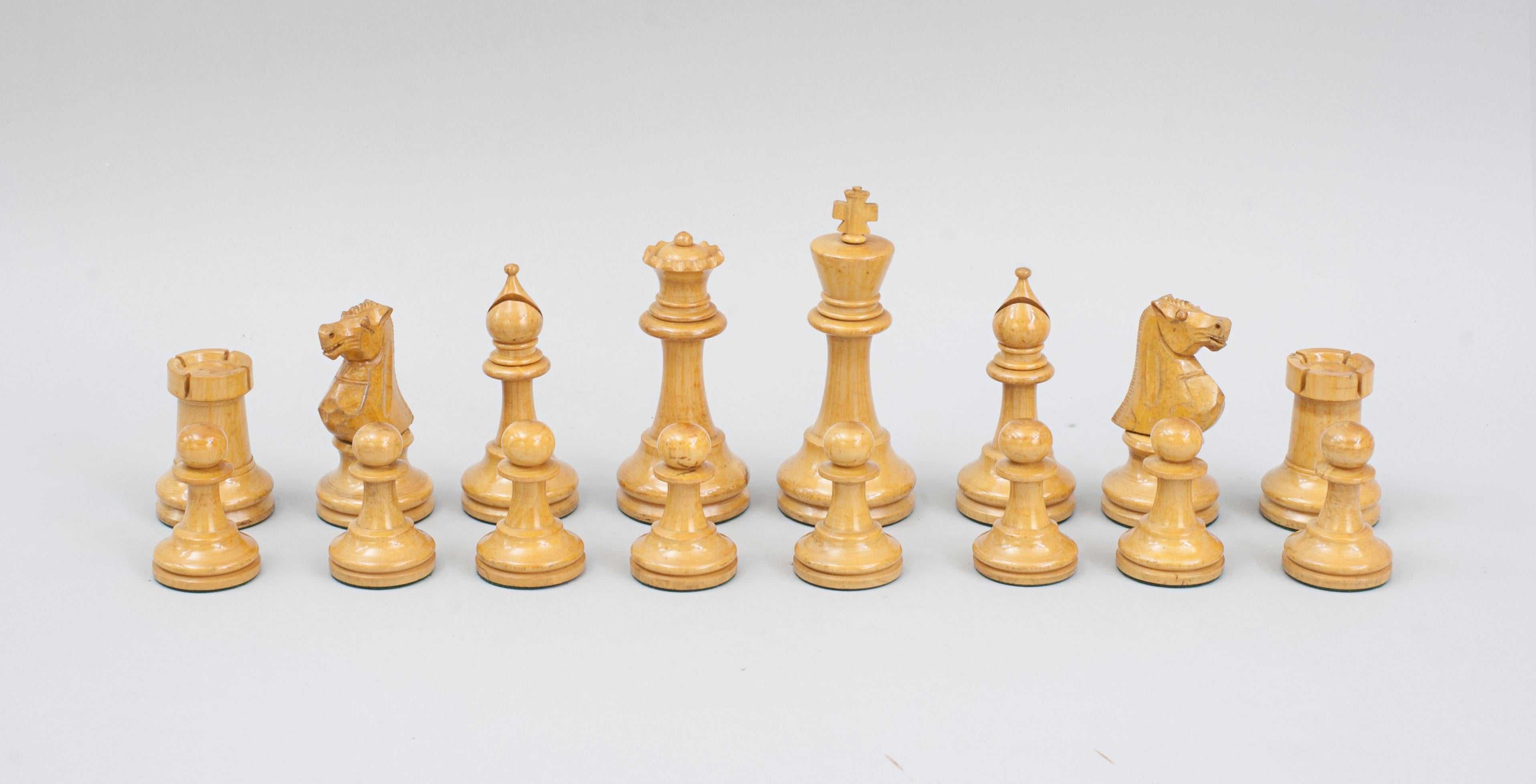 Set di scacchi in stile Staunton in vendita 1