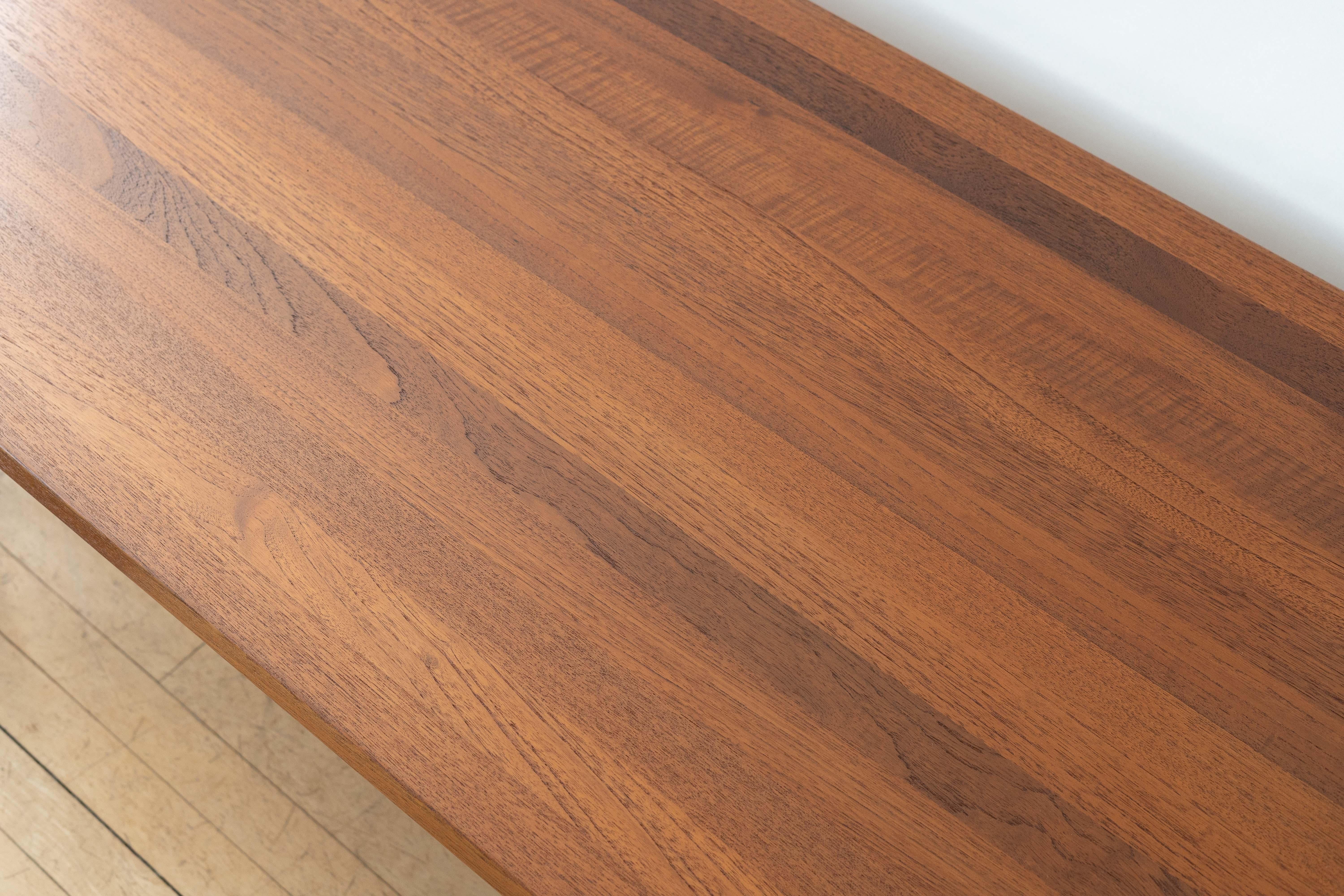 Chanfreiné Table basse en teck teinté Illum Wikkelsø en vente