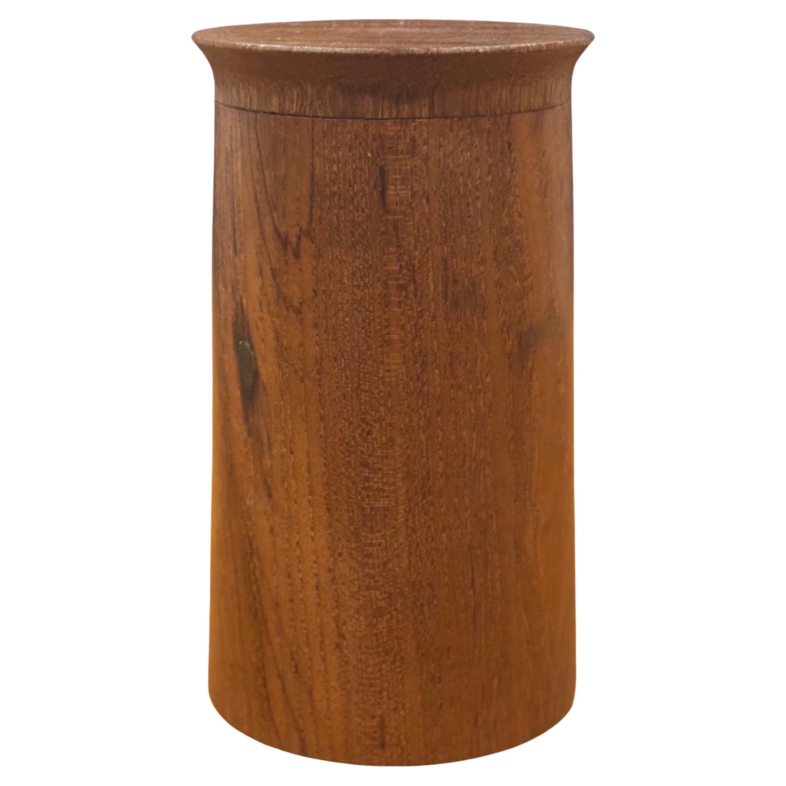 Staved-Kastenbehälter aus Teakholz mit Deckel von Ole Hansen (Skandinavische Moderne) im Angebot
