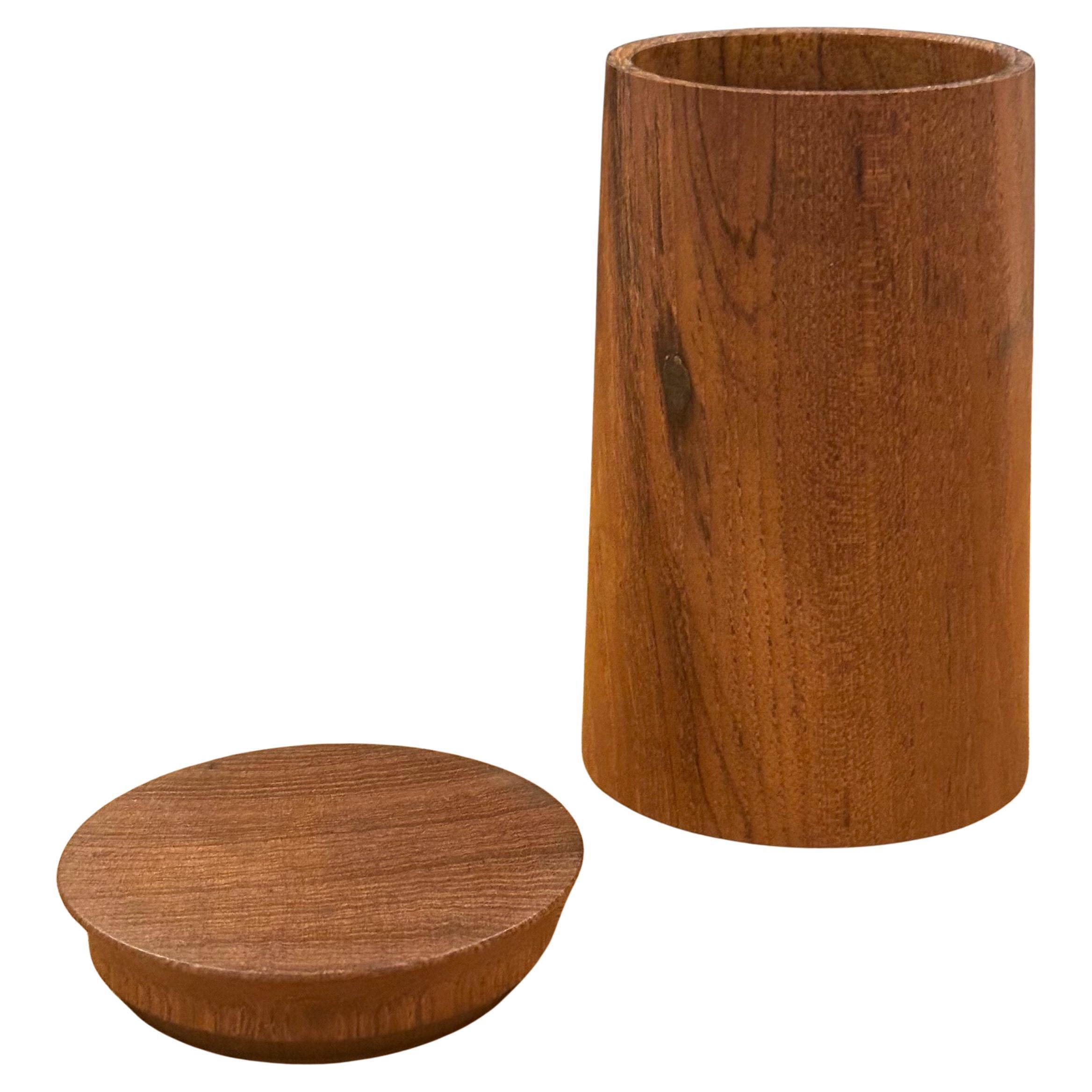 Staved-Kastenbehälter aus Teakholz mit Deckel von Ole Hansen (Dänisch) im Angebot