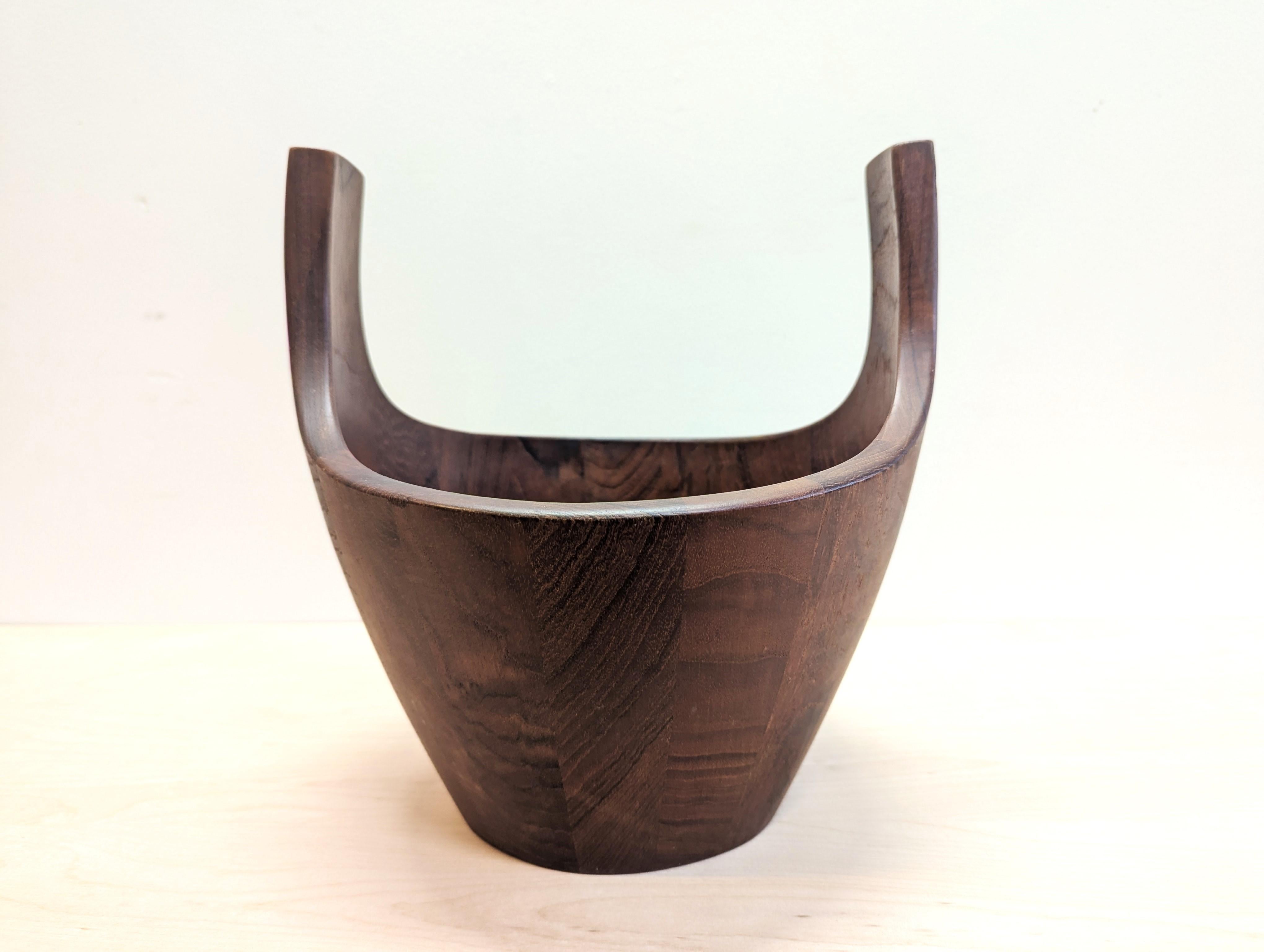 Jens Quistgaard Staved Teak Serving Bowl by Dansk.  Beautiful Teak serving bowl by Jens Quistgaard for Dansk IHQ, Danish Modern, Mid Century Modern.  In very good original condition.  
Famed Viking Bowl three ducks mark 