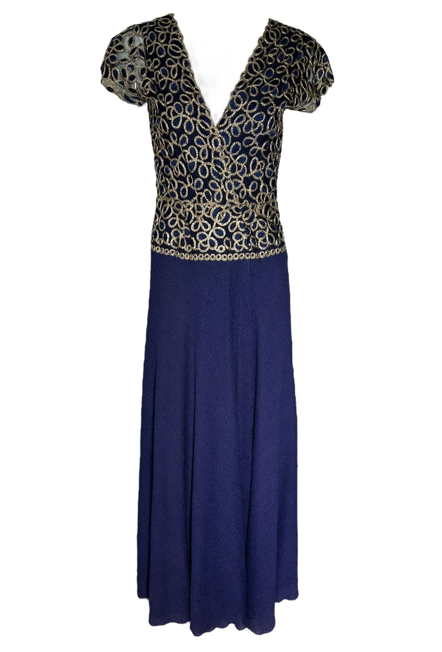 Stavropoulos - Robe en crêpe de soie marine avec broderie métallique dorée