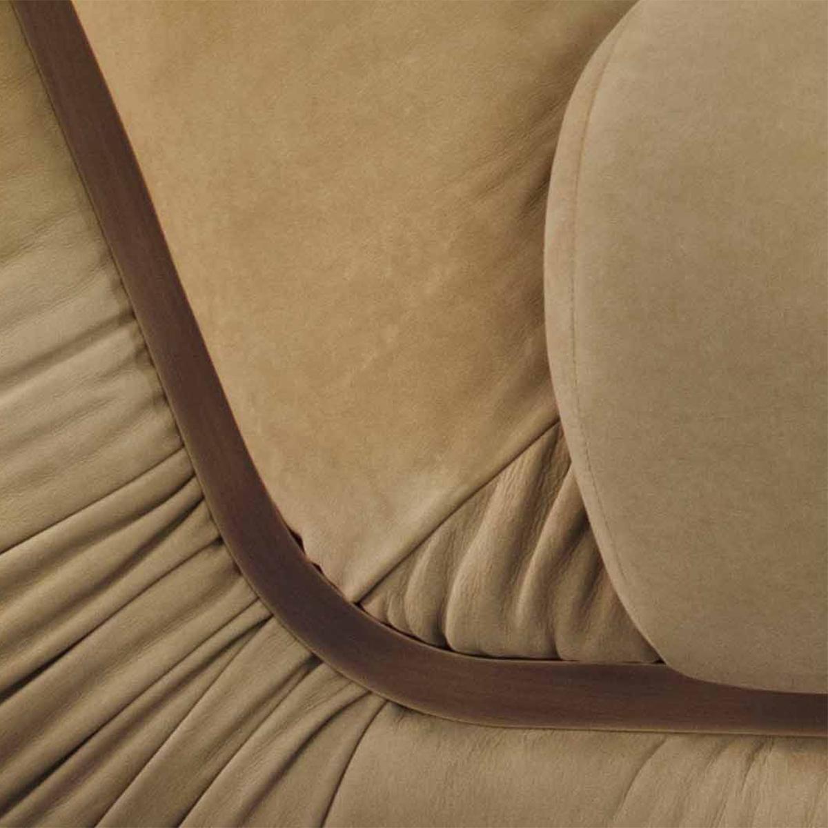 Bronzato Poltrona Stax in pelle in vendita
