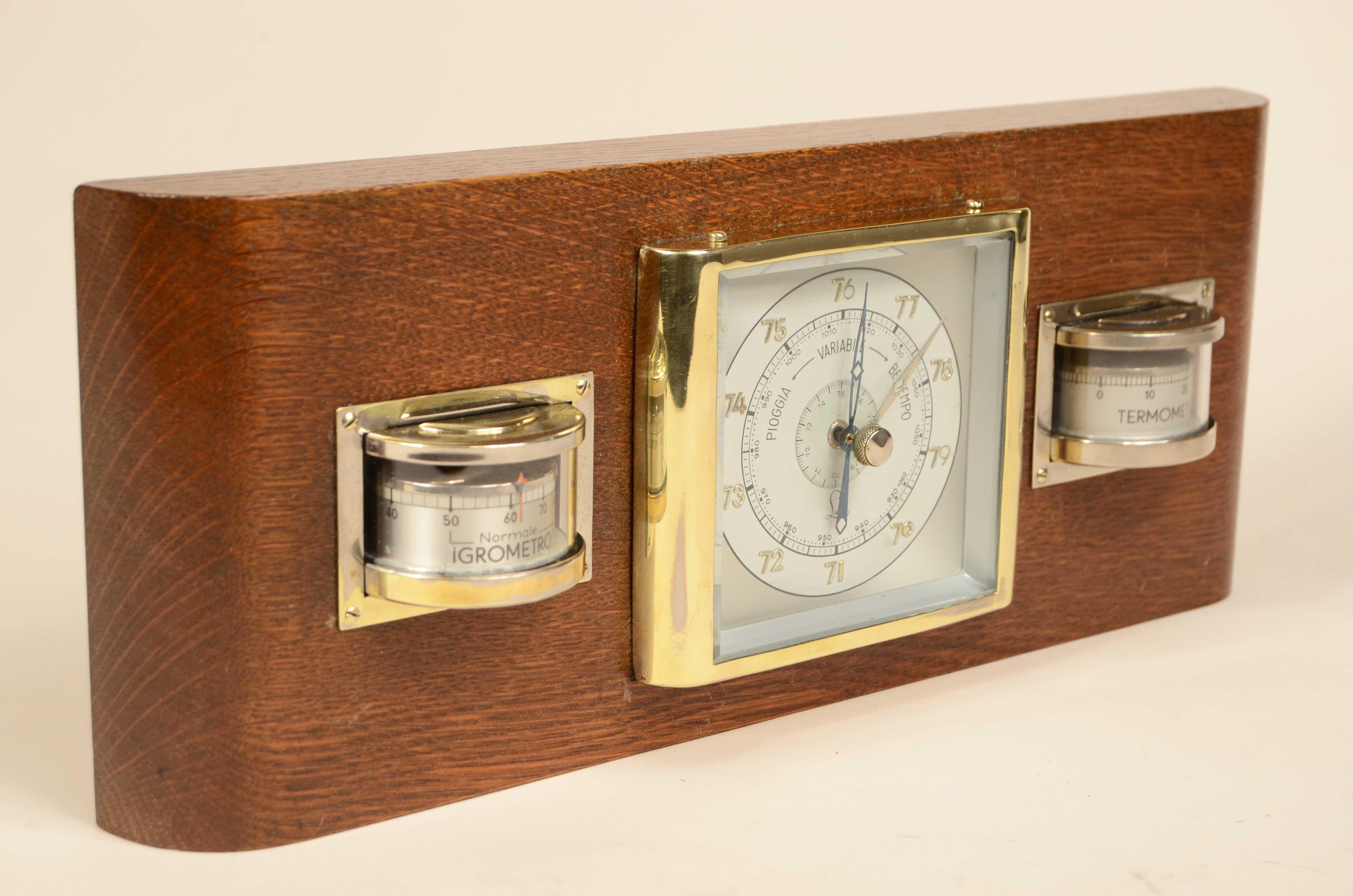 Table or wall-mounted wood and glass barometer station signed Lufft from the 1950s, made for the Italian market and consisting of aneroid barometer, thermometer and hygrometer.
Buono stato perfettamente funzionante.
Measurements 30x5x12 cm - inches