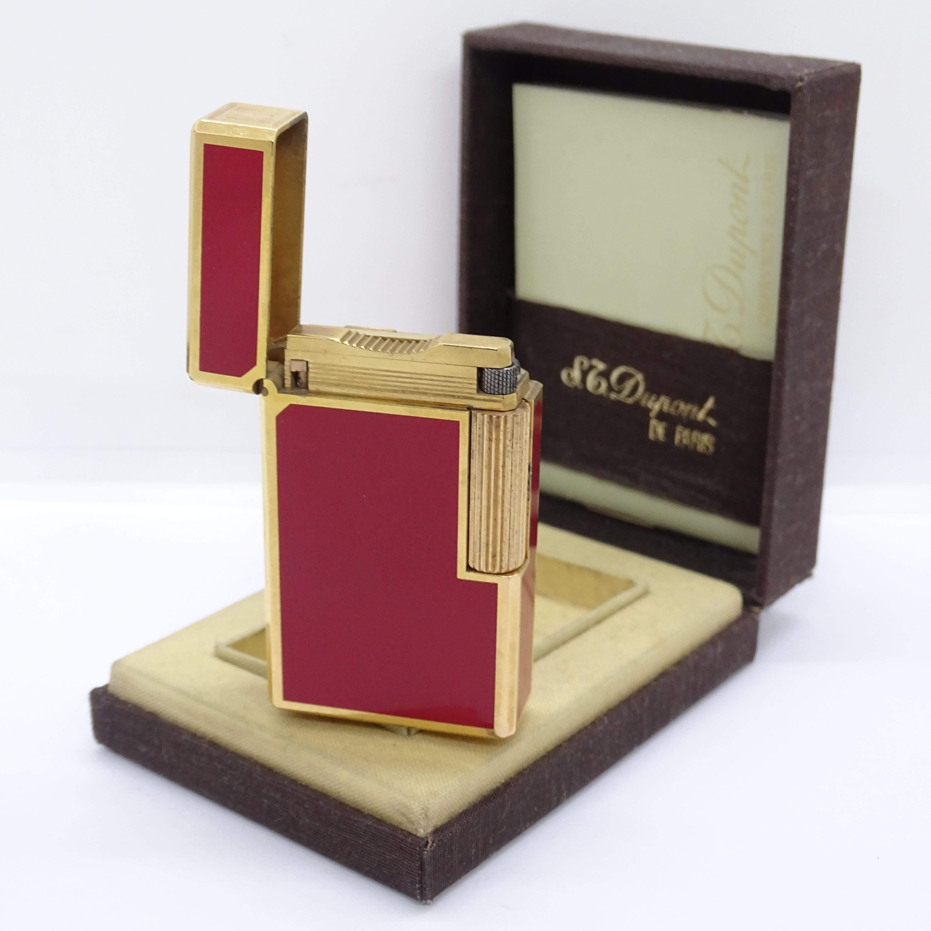 S.T.Dupont red lacquer and plated gold lighter collection For Sale 4