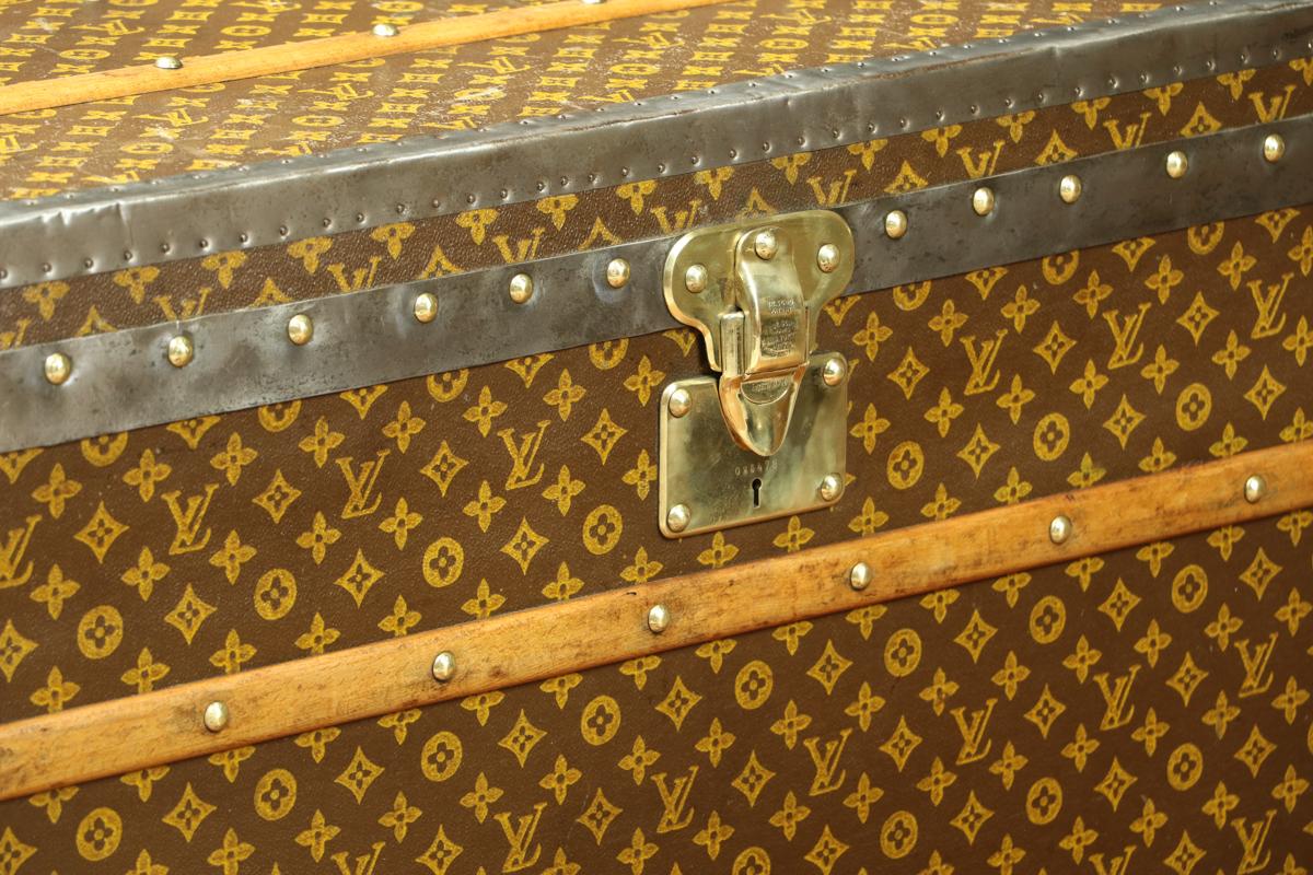 Steamer Louis Vuitton Trunk, with Its Interior in Camphor 5