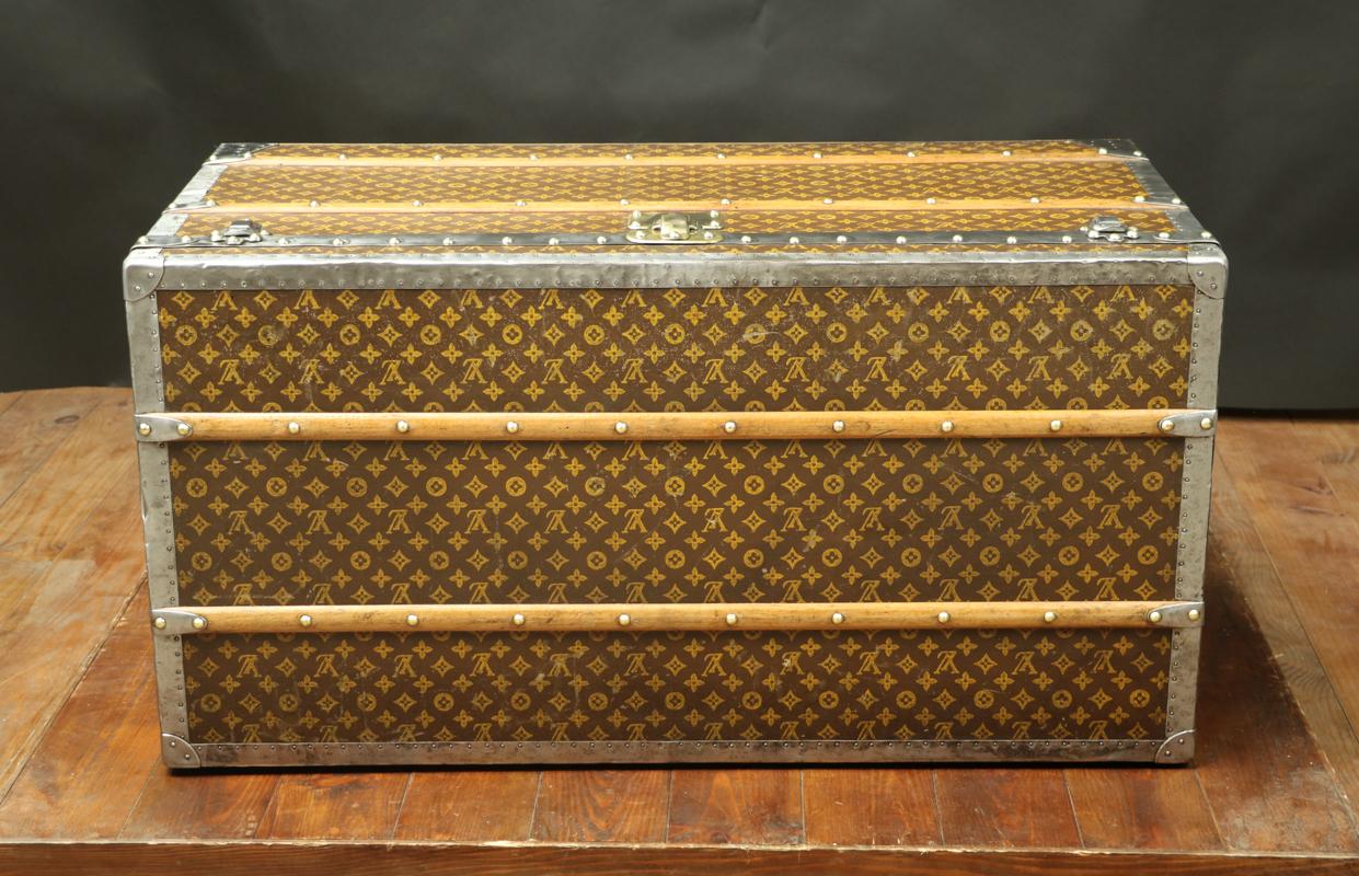 Steamer Louis Vuitton Trunk, with Its Interior in Camphor 7