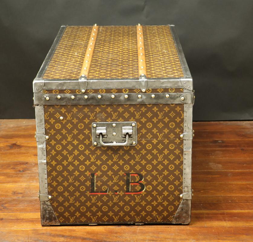 Steamer Louis Vuitton Trunk, with Its Interior in Camphor In Good Condition In Haguenau, FR