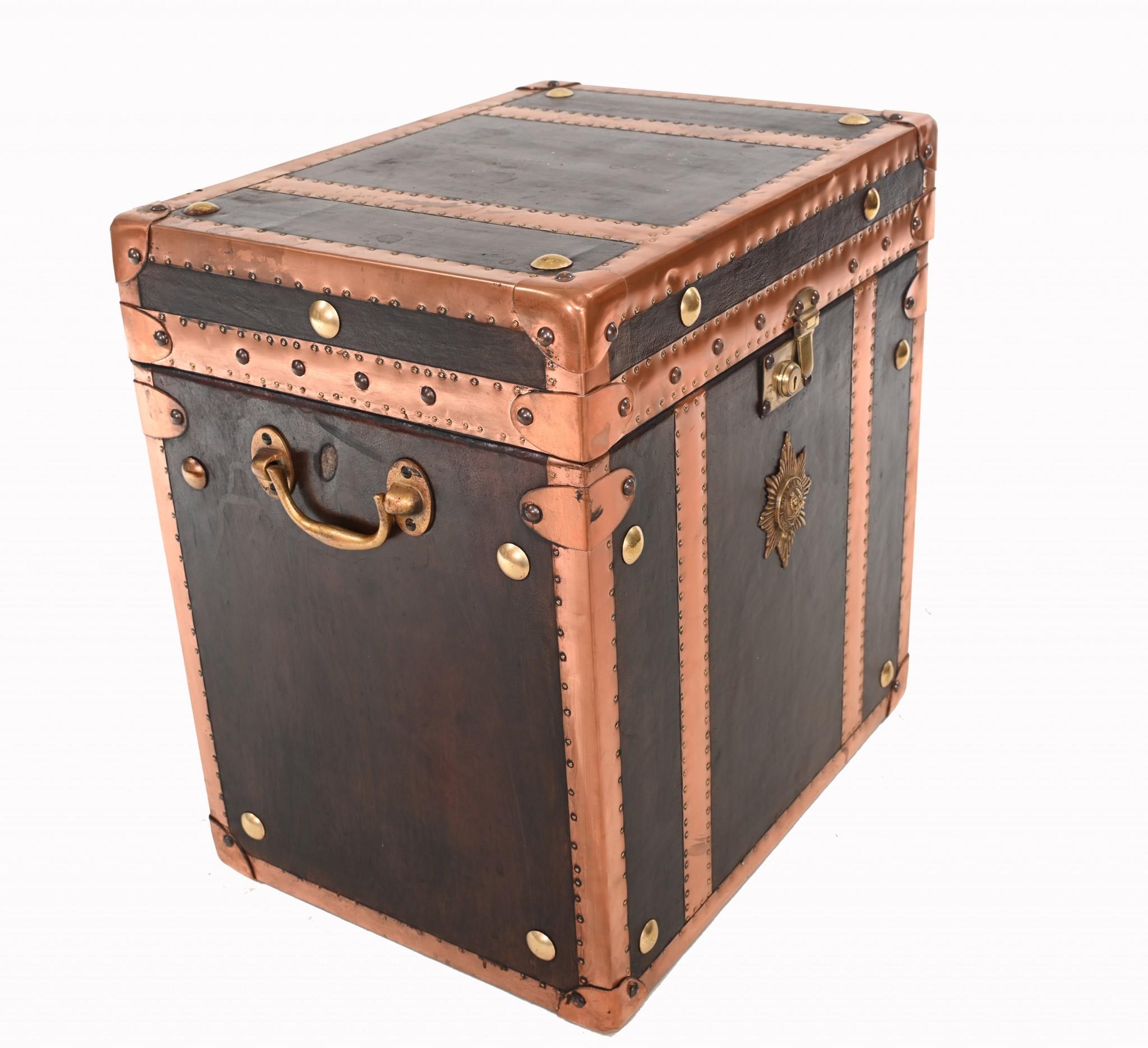 Steamer Trunk Luggage Box Case Side Table For Sale 1