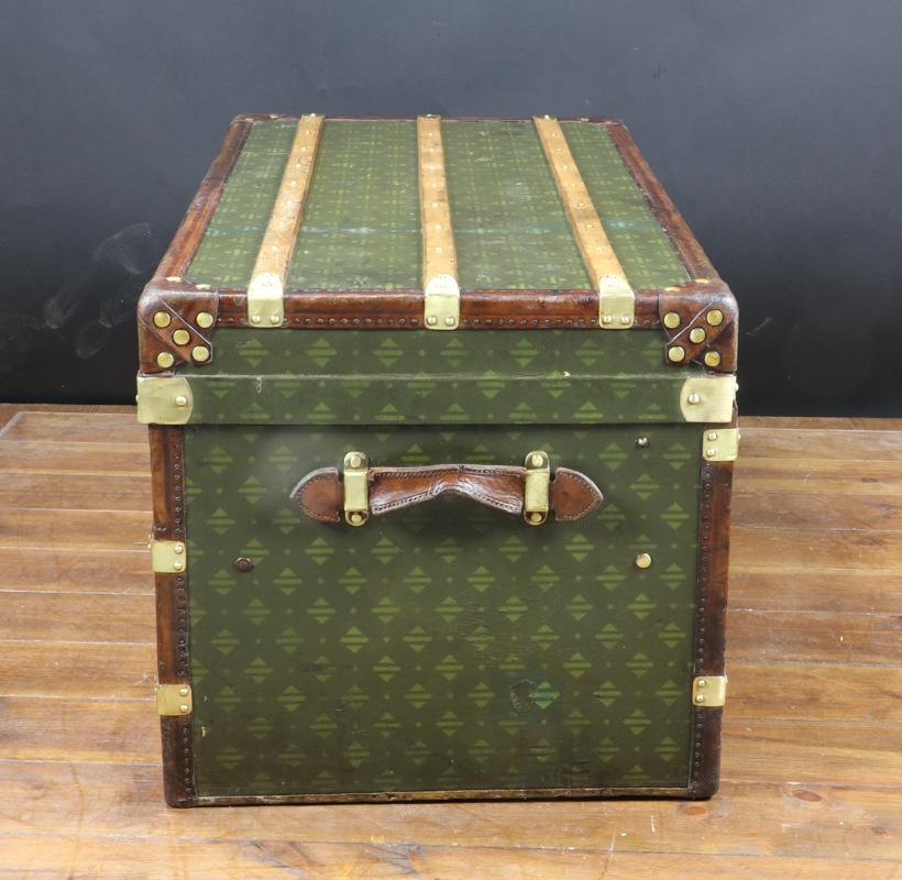 Steamer Trunk with Unknown Monogram For Sale 2