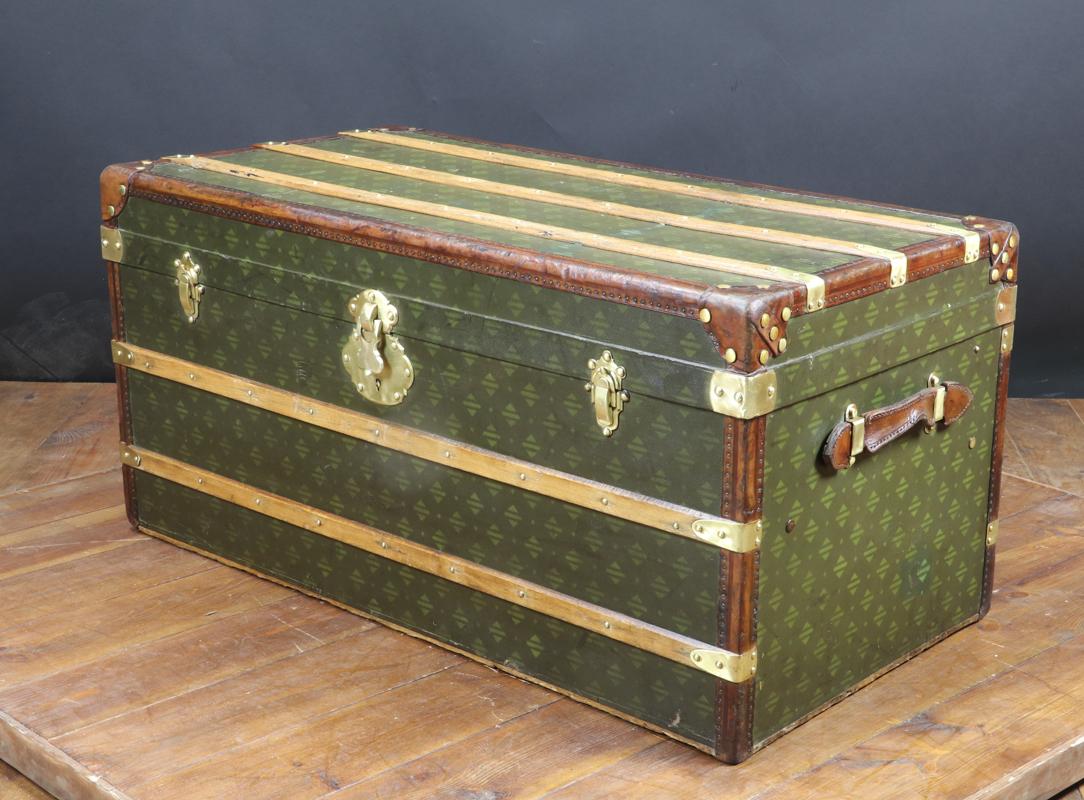 Steamer Trunk with Unknown Monogram For Sale 3