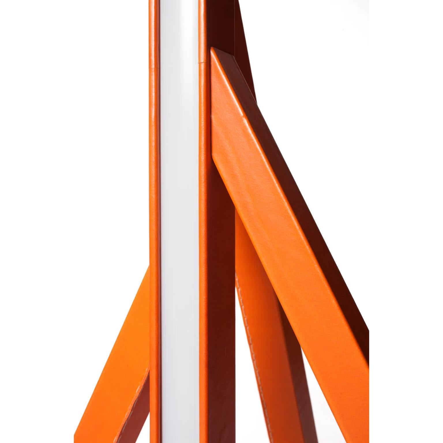 XXIe siècle et contemporain Lampe à poser Steccolino en aluminium et cuir tanné au végétal par Oscar Maschera en vente