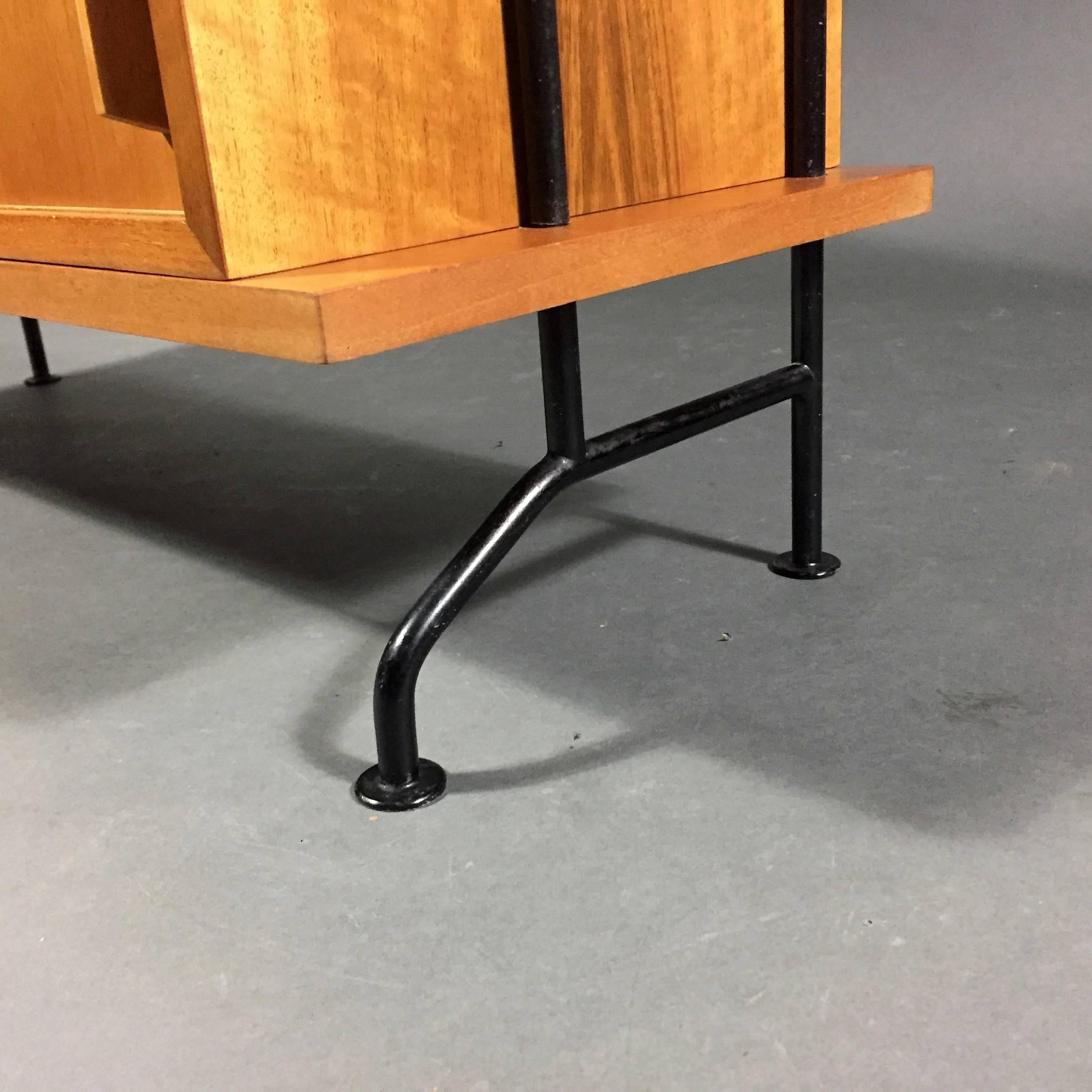 Steel and Birch Standing Shelf, Switzerland, 1950s In Good Condition For Sale In Hudson, NY