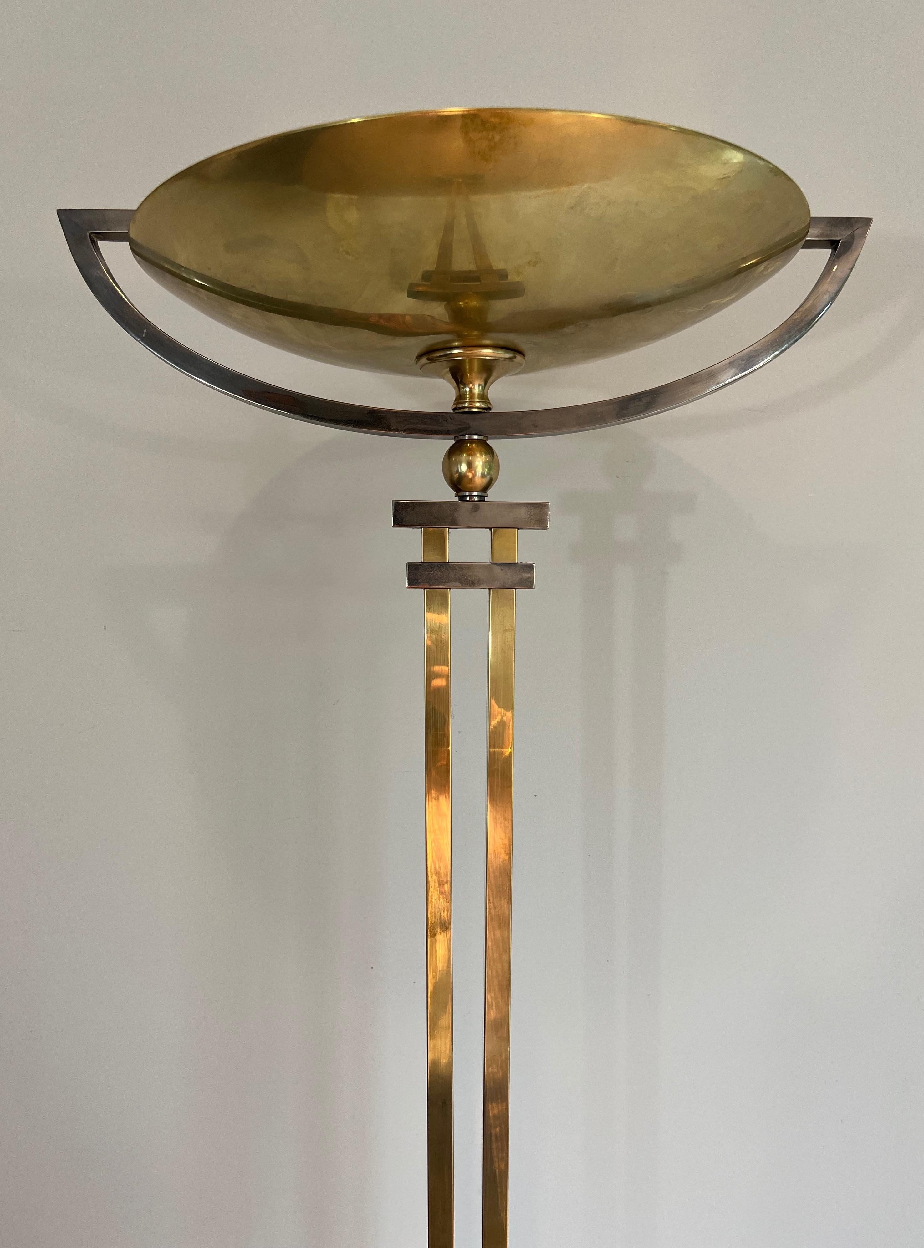 Steel and Brass Floor Lamp on a Black Marble Base, in the Style of Jean Perzel In Good Condition For Sale In Marcq-en-Barœul, Hauts-de-France