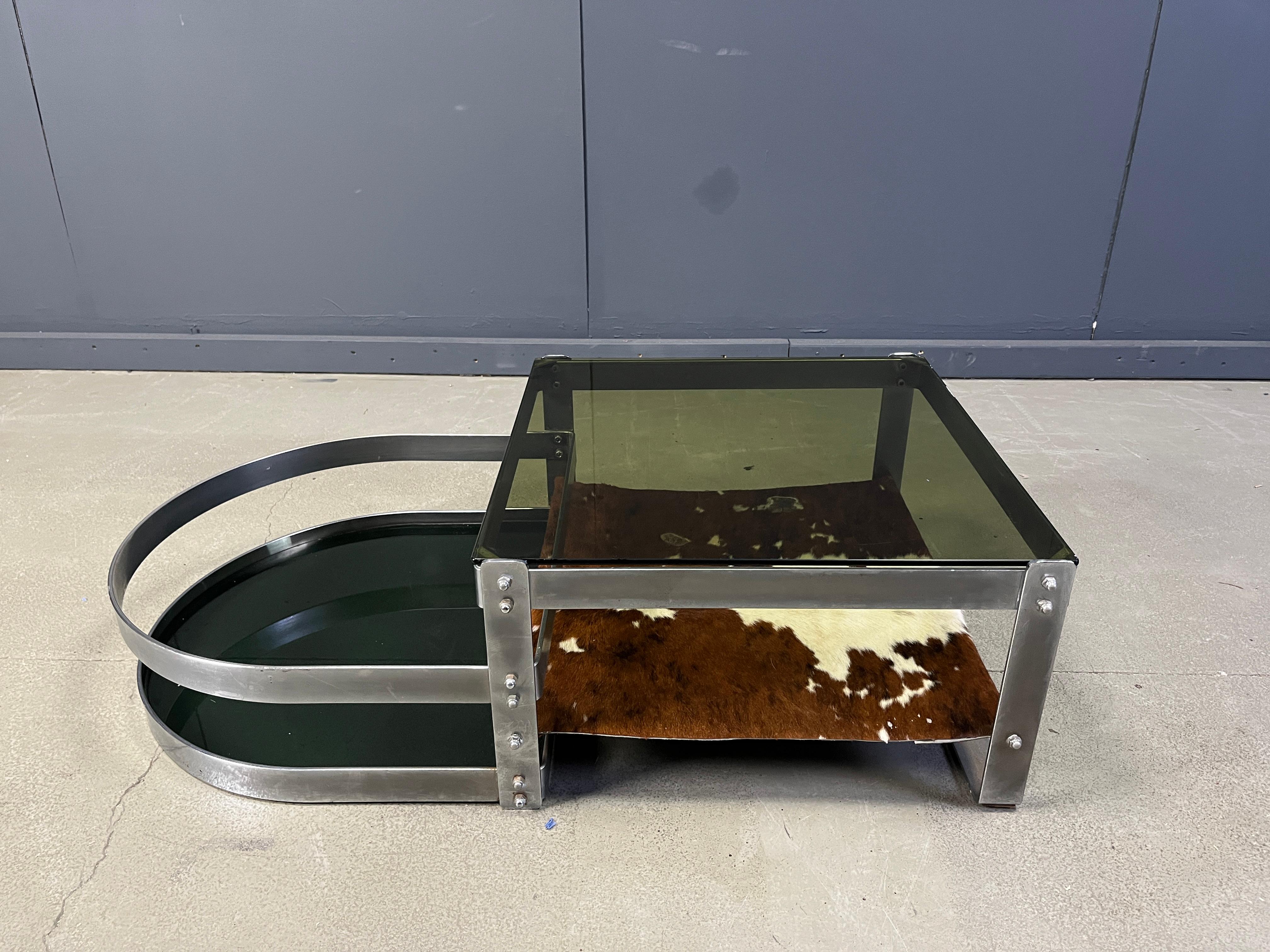 Hollywood Regency Table basse en acier et peau de vache par Willy Rizzo, 1970 en vente
