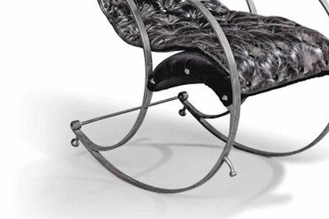 Chaise à bascule en acier et cuir à la manière de R. W Winfield Bon état - En vente à Lymington, Hampshire