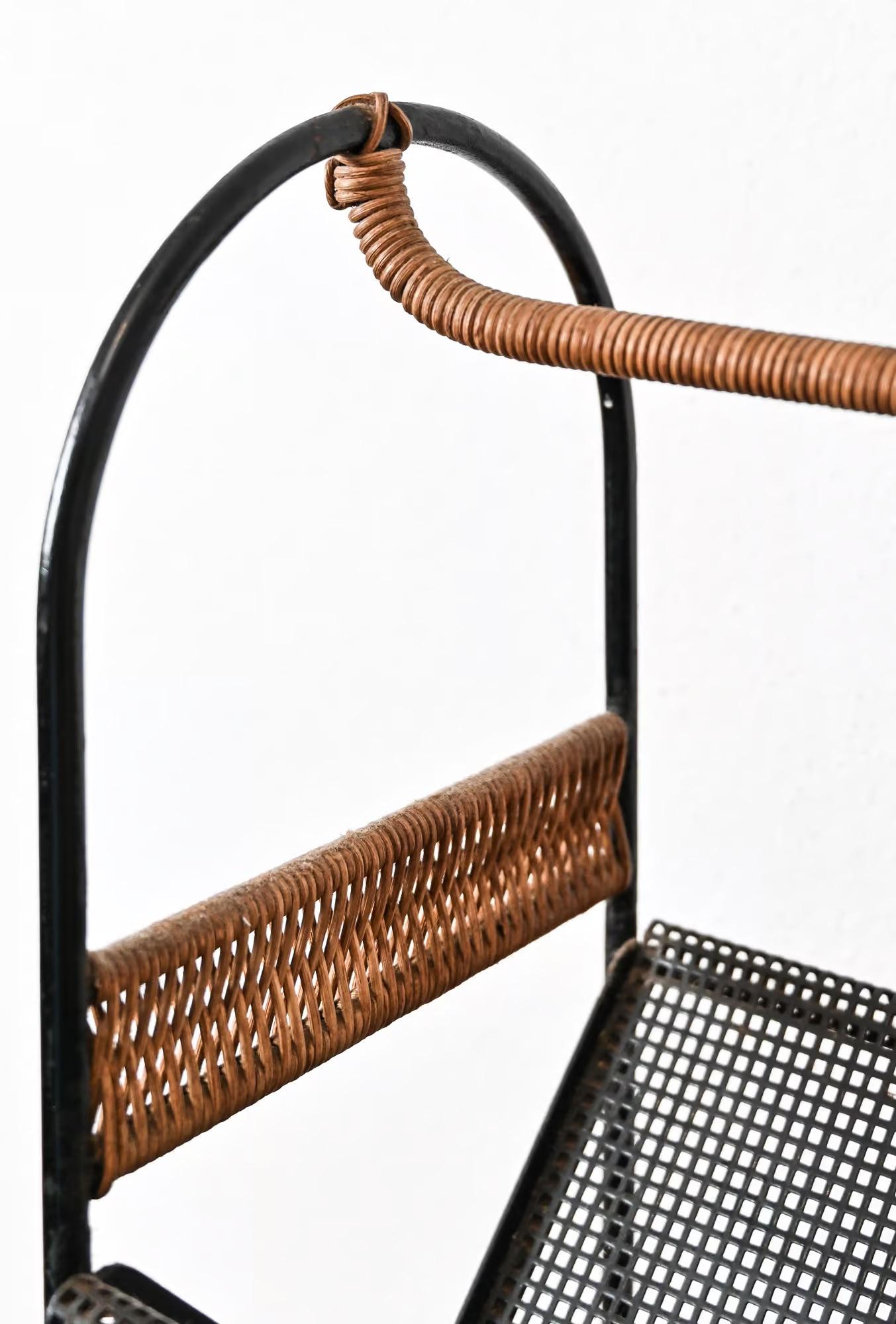 Libreria in acciaio e rattan di Mathieu Matégot per Artimeta in vendita 5