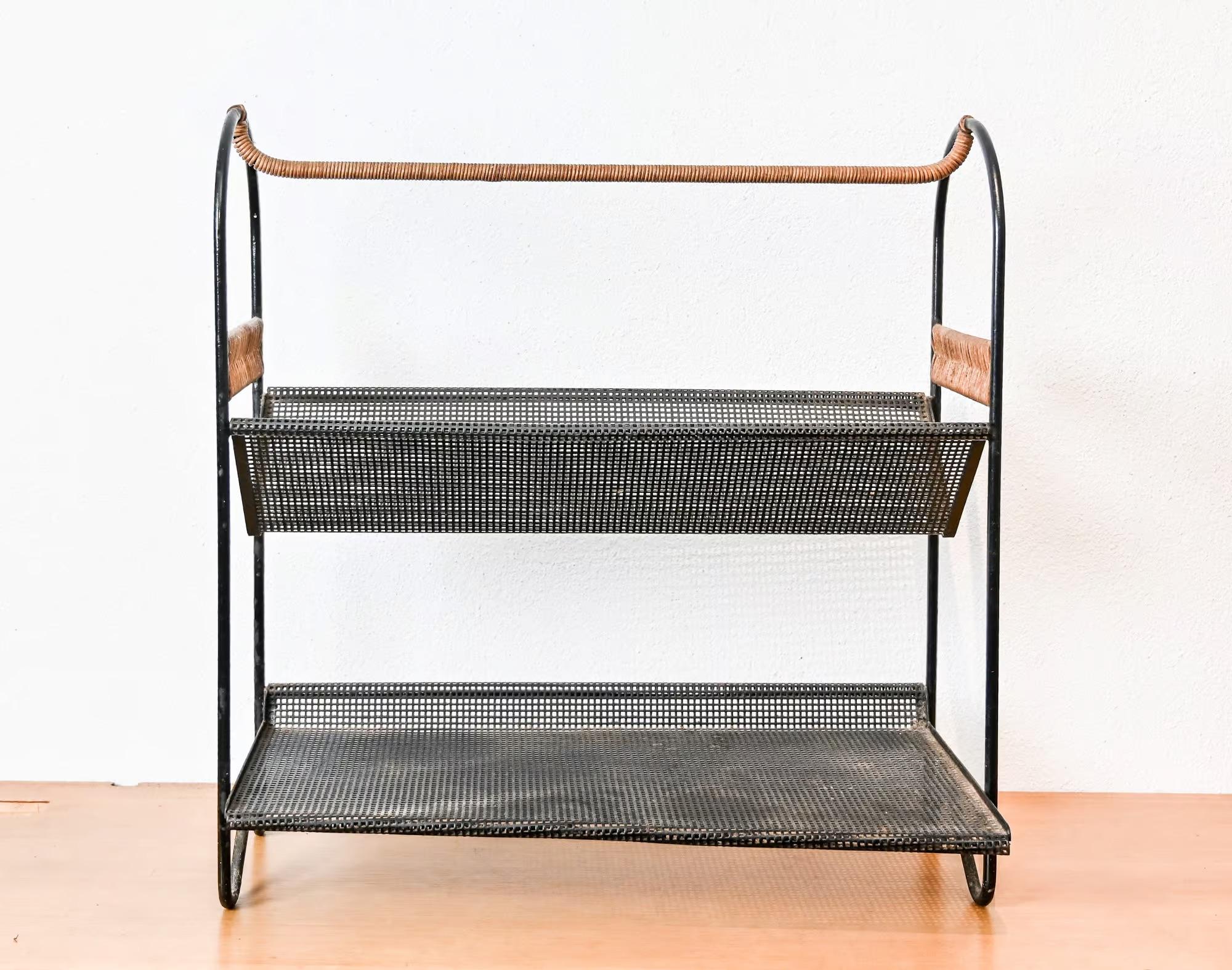 Olandese Libreria in acciaio e rattan di Mathieu Matégot per Artimeta in vendita