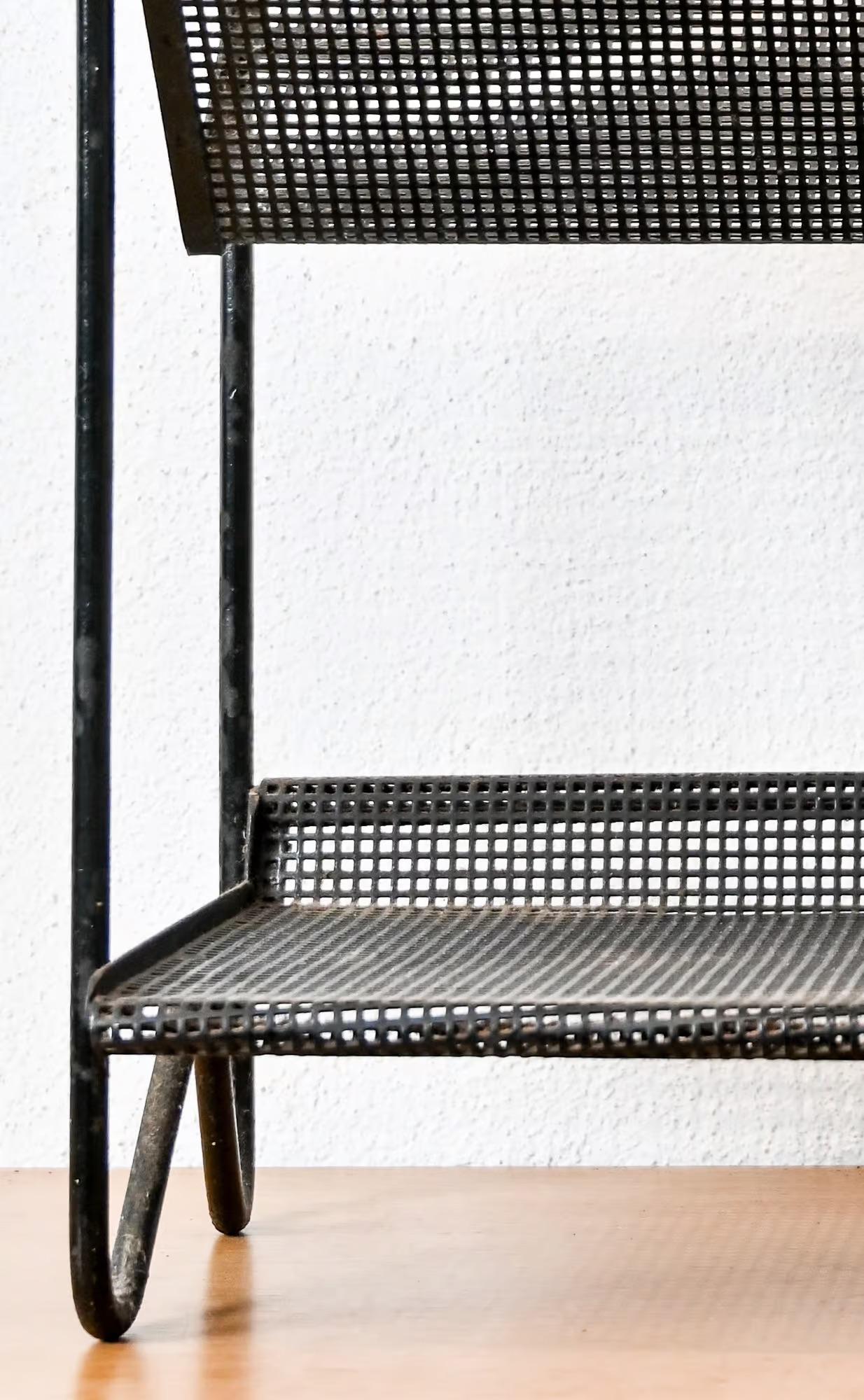 Libreria in acciaio e rattan di Mathieu Matégot per Artimeta in vendita 1