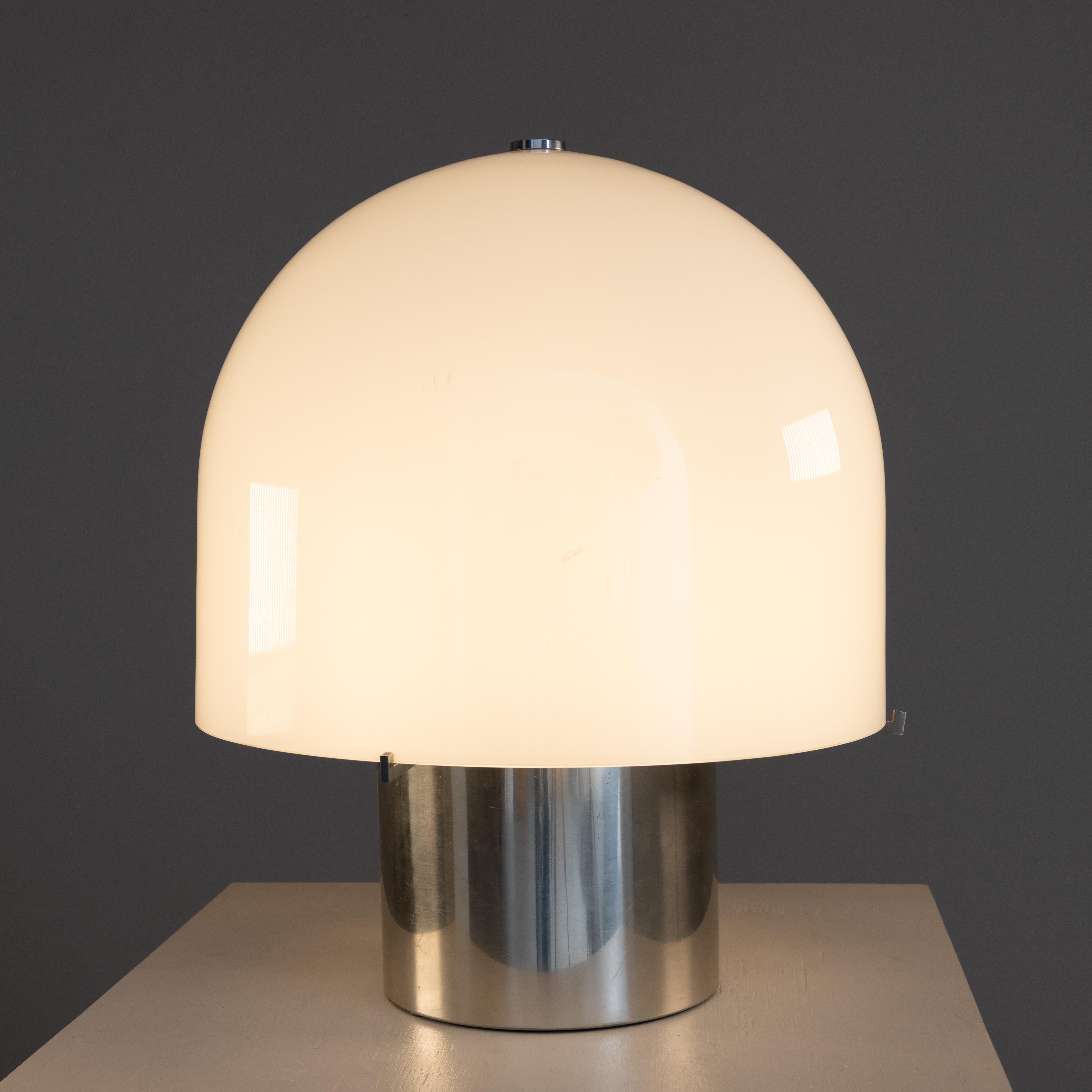 Fin du 20e siècle Lampe de table en acier et verre blanc, 1970 en vente