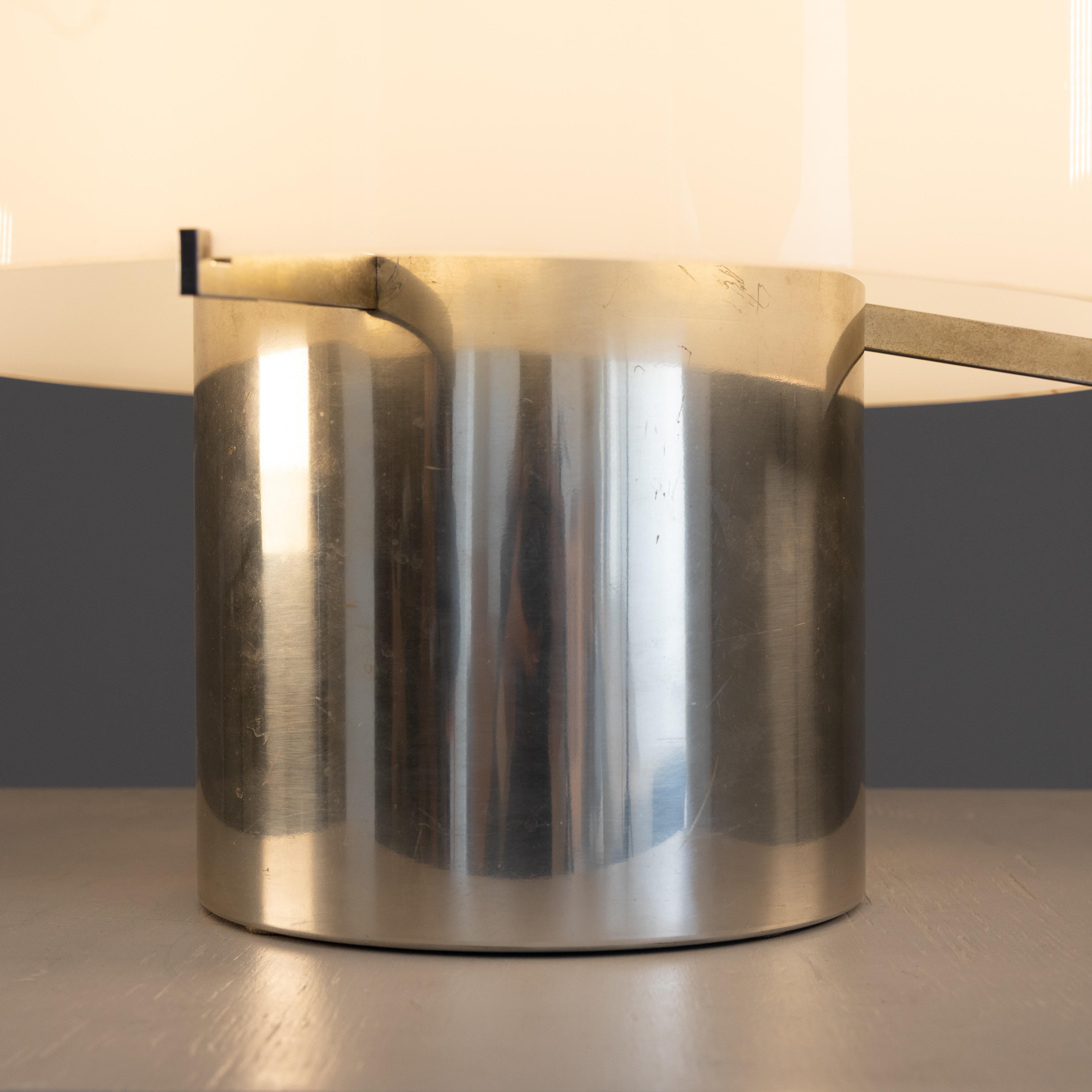 Acier Lampe de table en acier et verre blanc, 1970 en vente