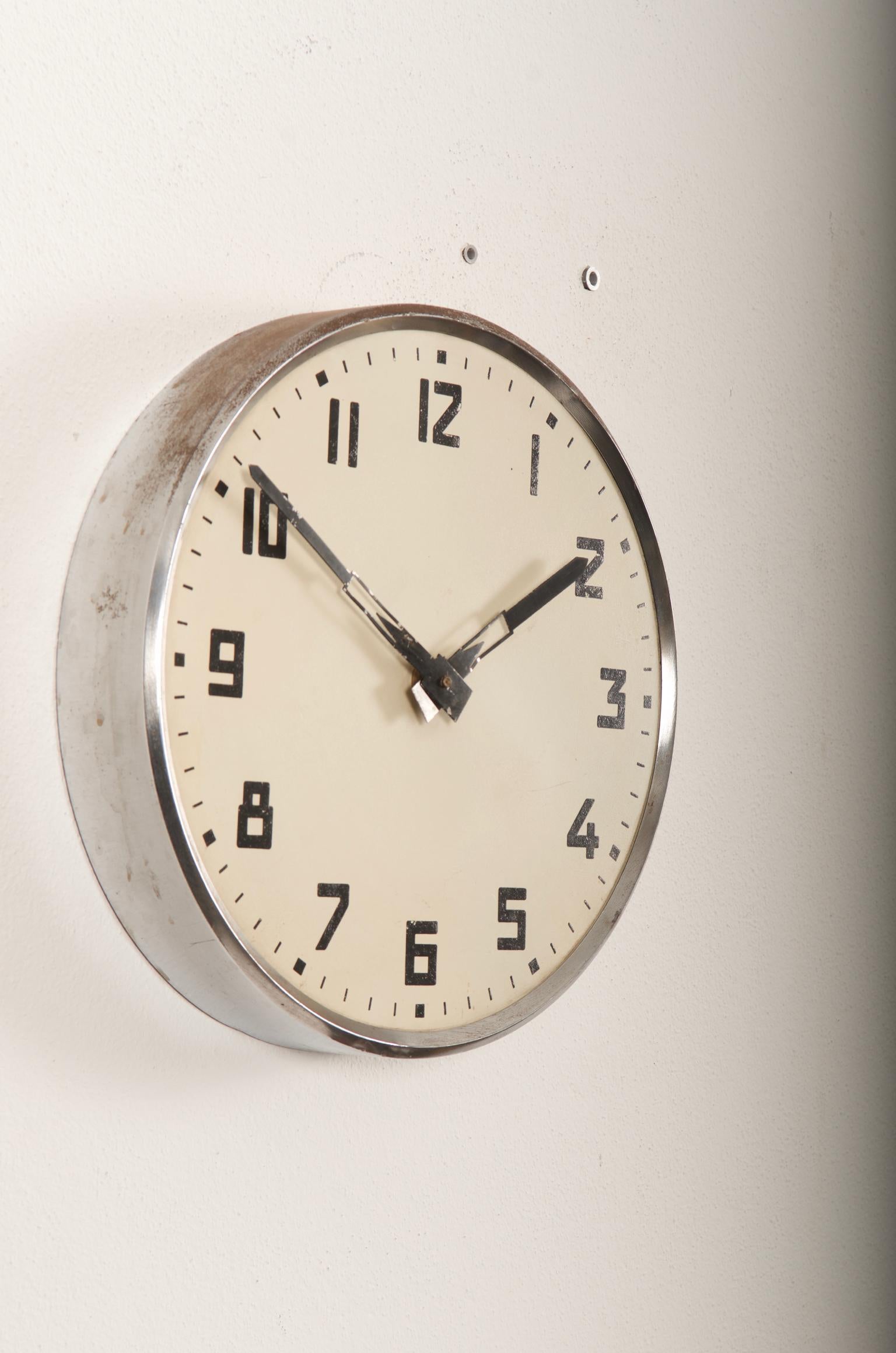 Steel Bauhaus Wall Clock In Fair Condition In Vienna, AT