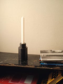 Acier entre les bougeoirs de Radu Abraham