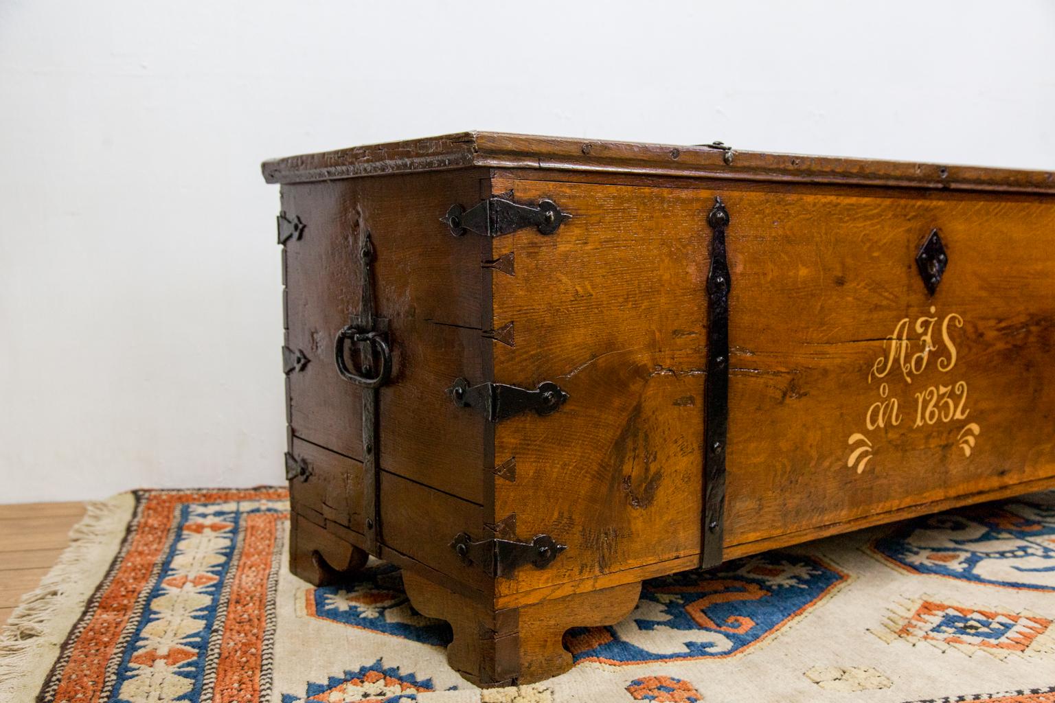 Steel Bound Oak Blanket Chest In Good Condition For Sale In Wilson, NC