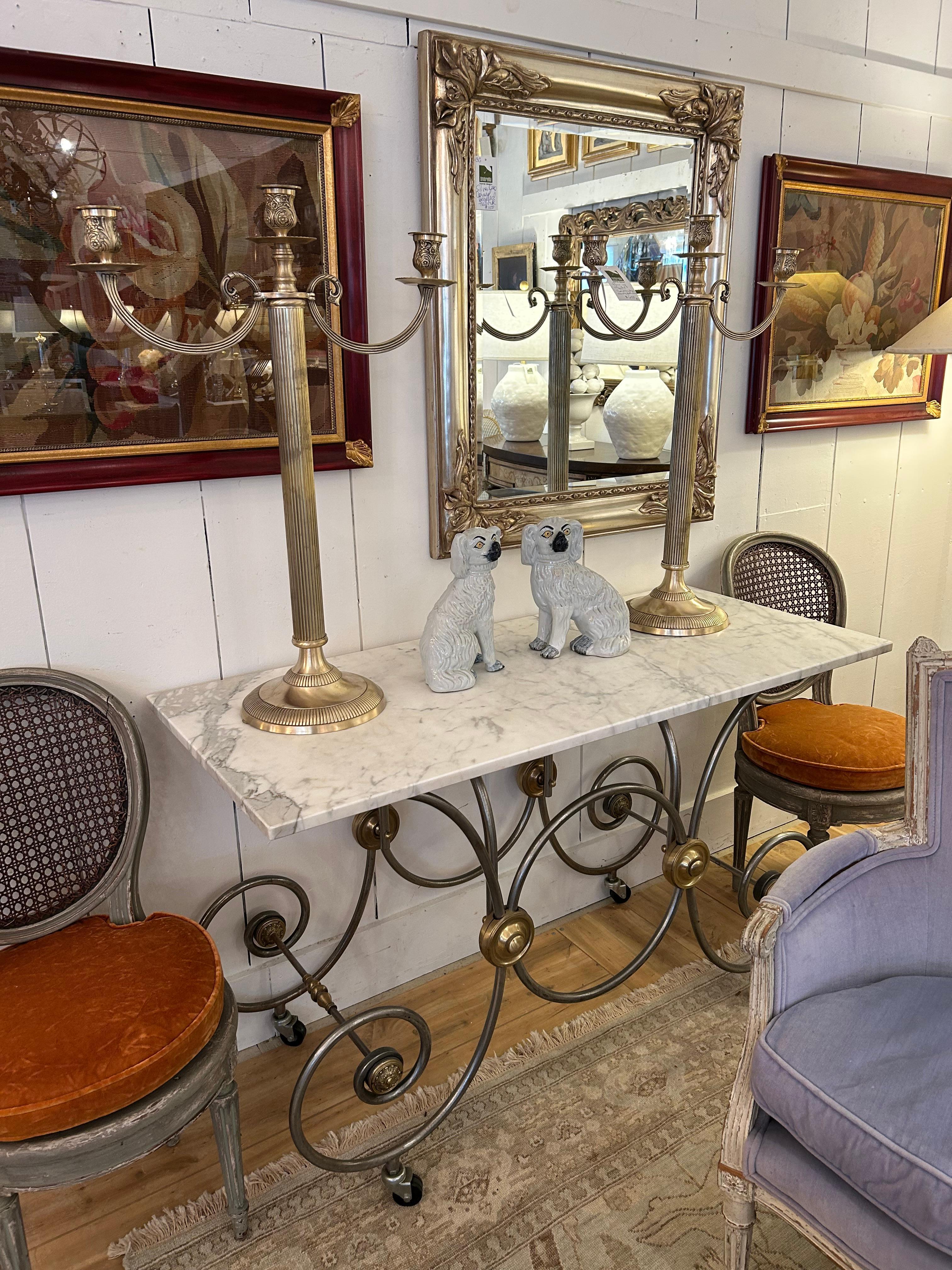 Consola Patisserie de Acero, Latón y Mármol Estilo Francés en venta 5