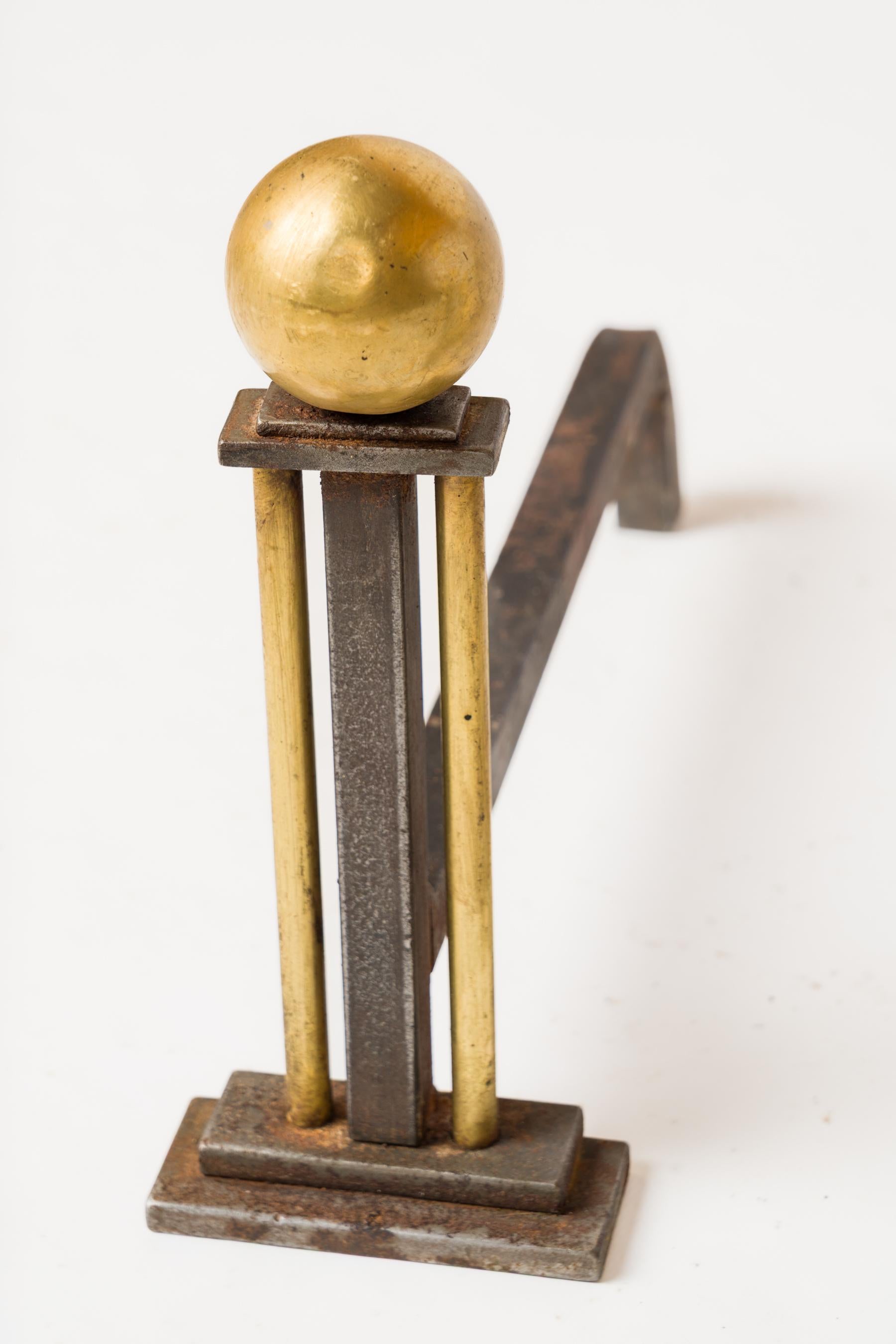 Modernistische Andirons aus Stahl und Bronze im Stil von Adnet - Frankreich 1940er Jahre im Angebot 1