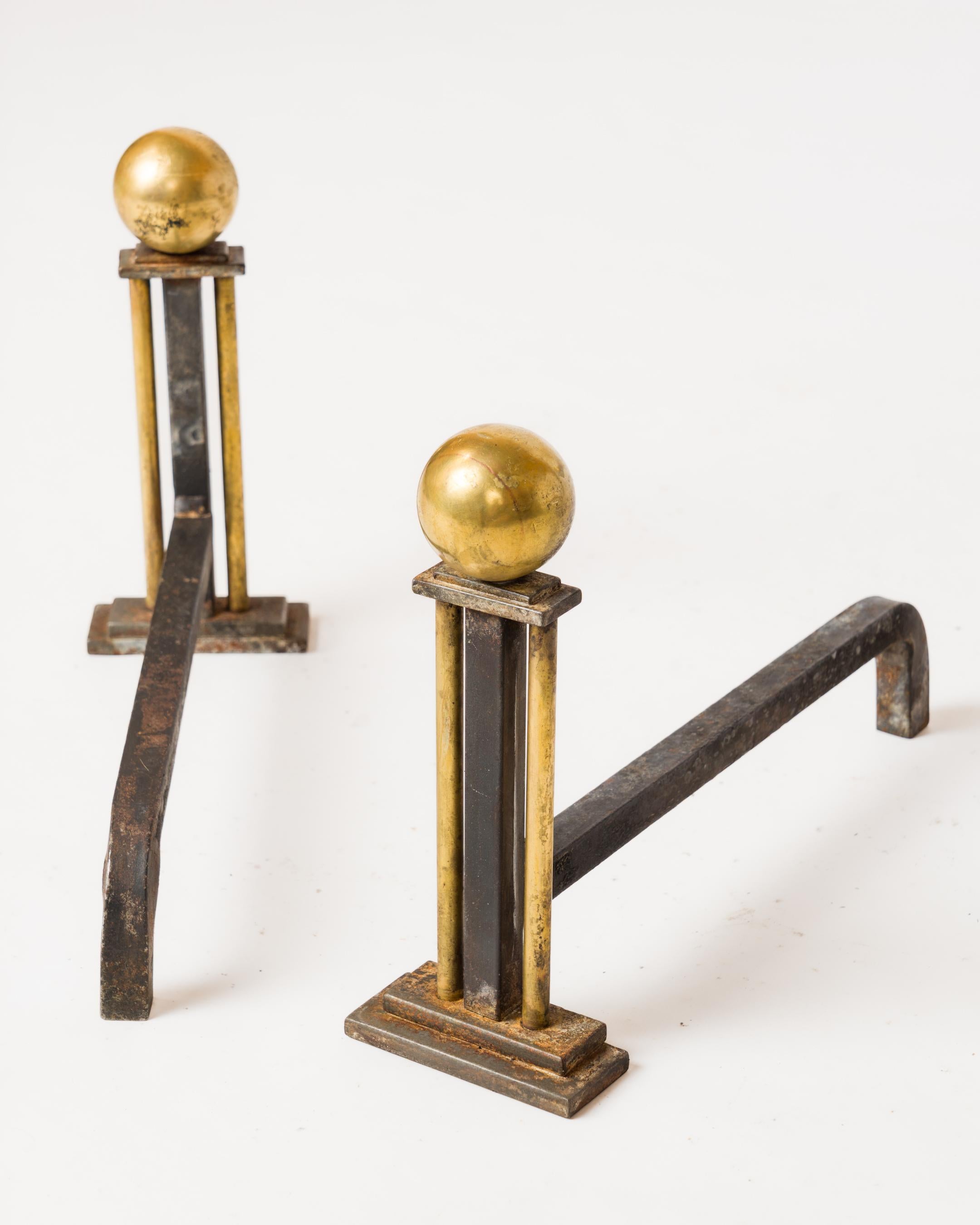 Modernistische Andirons aus Stahl und Bronze im Stil von Adnet - Frankreich 1940er Jahre im Angebot 3