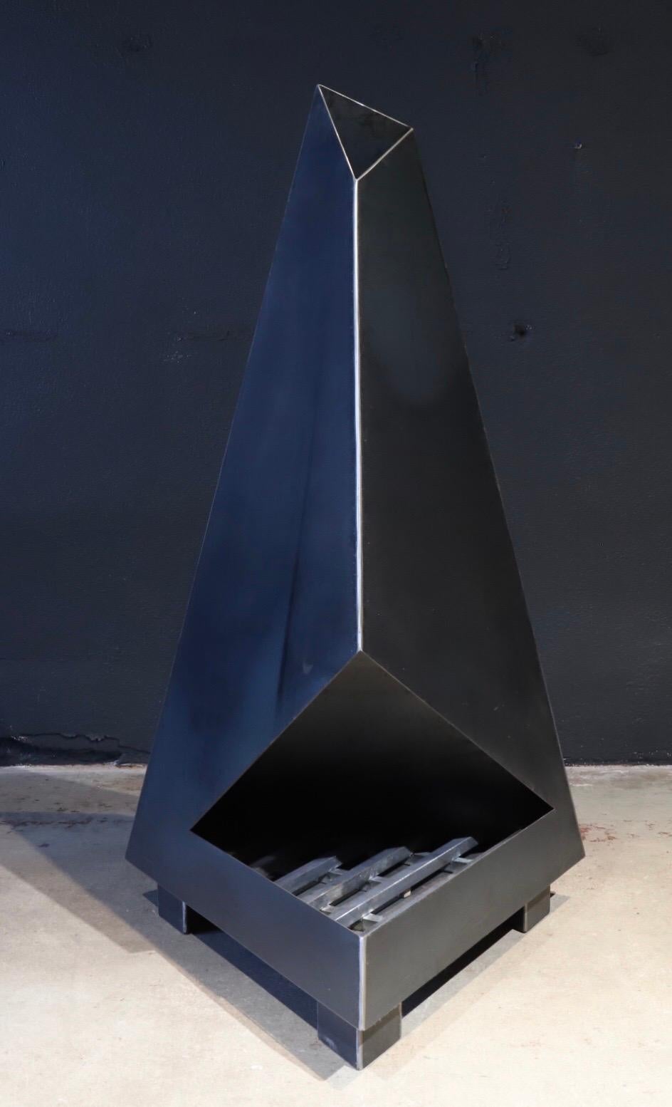 Steel Chiminea Fire Pit Outdoor Fireplace Small by Koby Knoll Click In Good Condition In Oklahoma City, OK