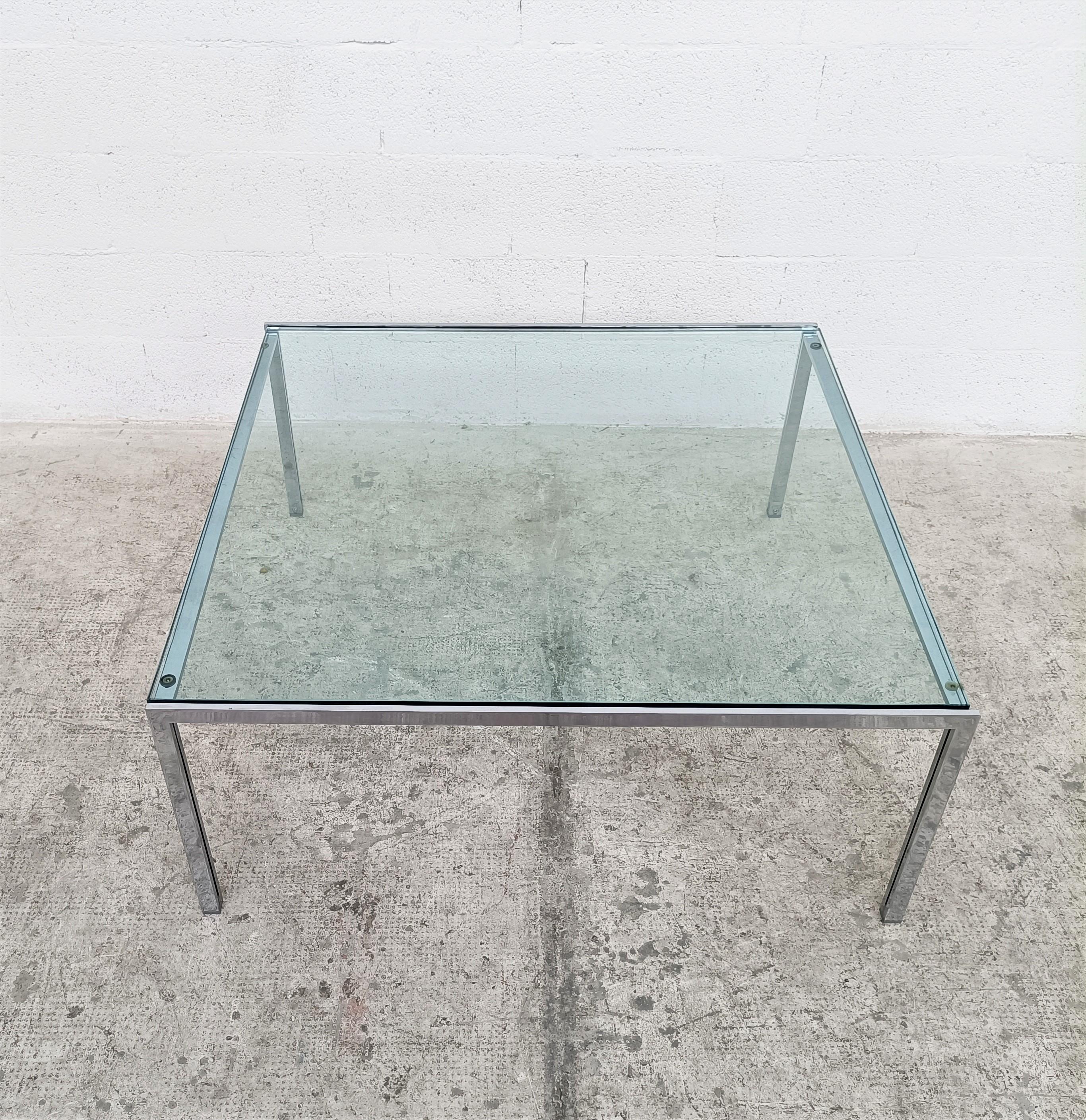 Italian Steel Chromed and Glass Coffee Table Luar by Ross Littell for ICF 70s For Sale