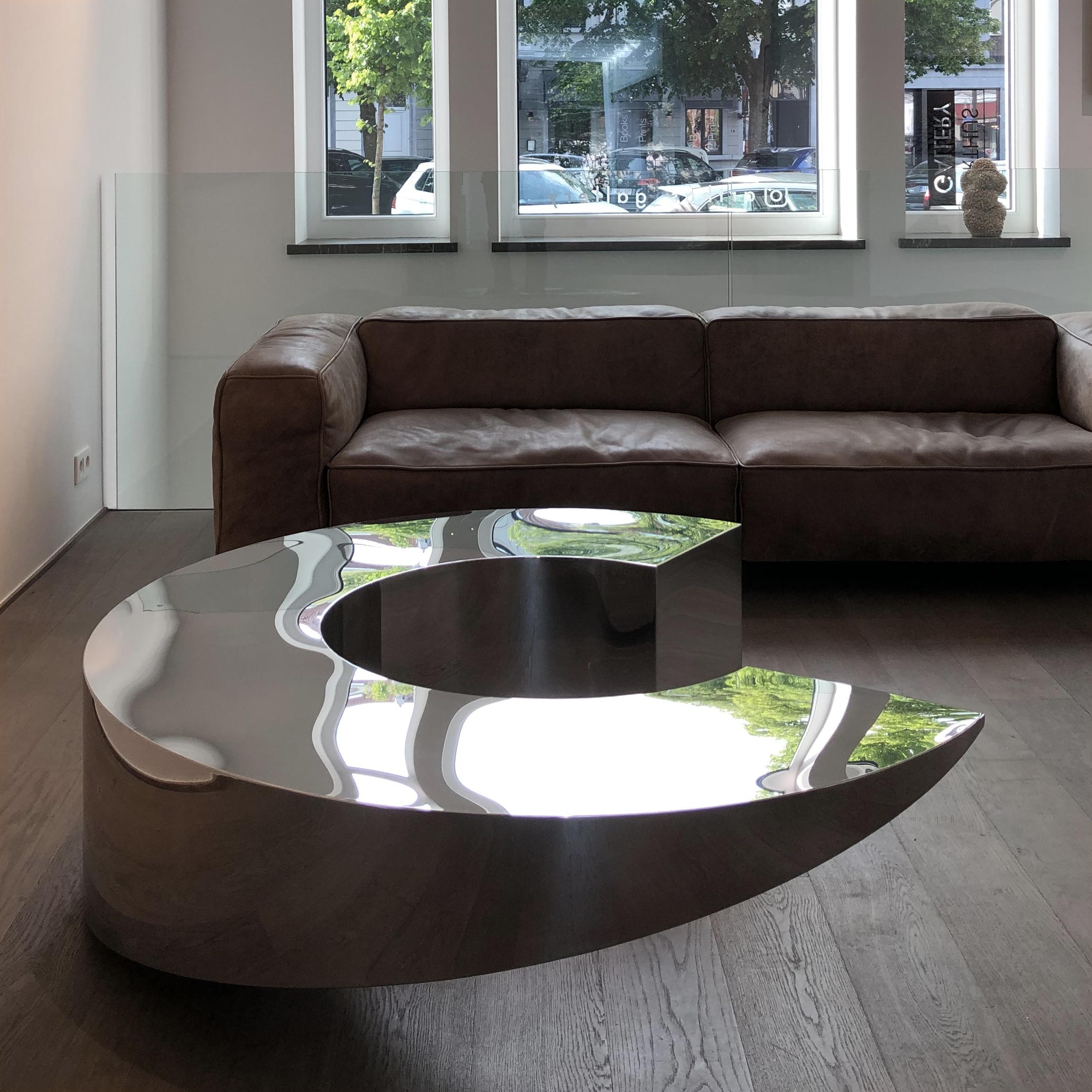 Poli Table circulaire de Pol Quadens en vente