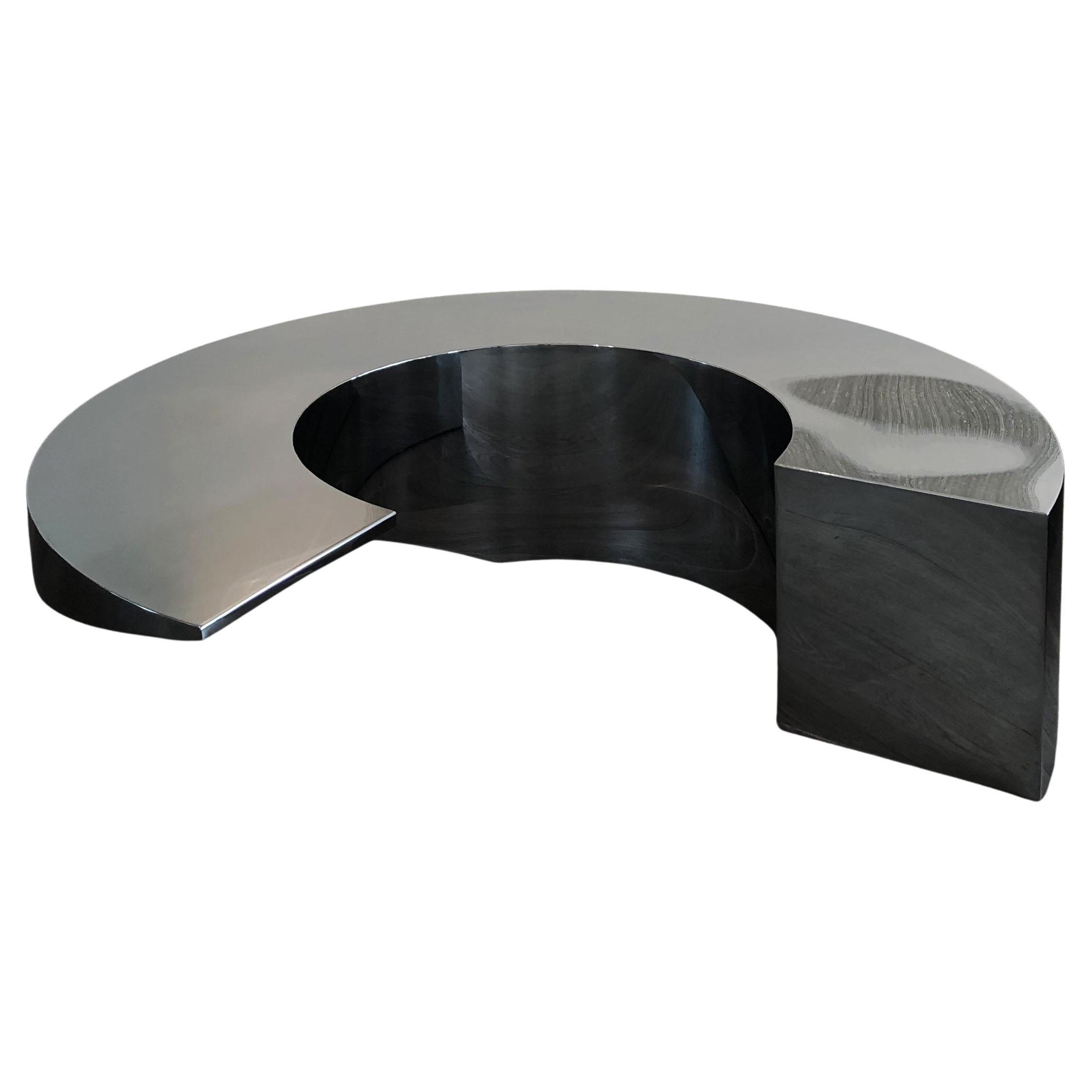 Table circulaire de Pol Quadens