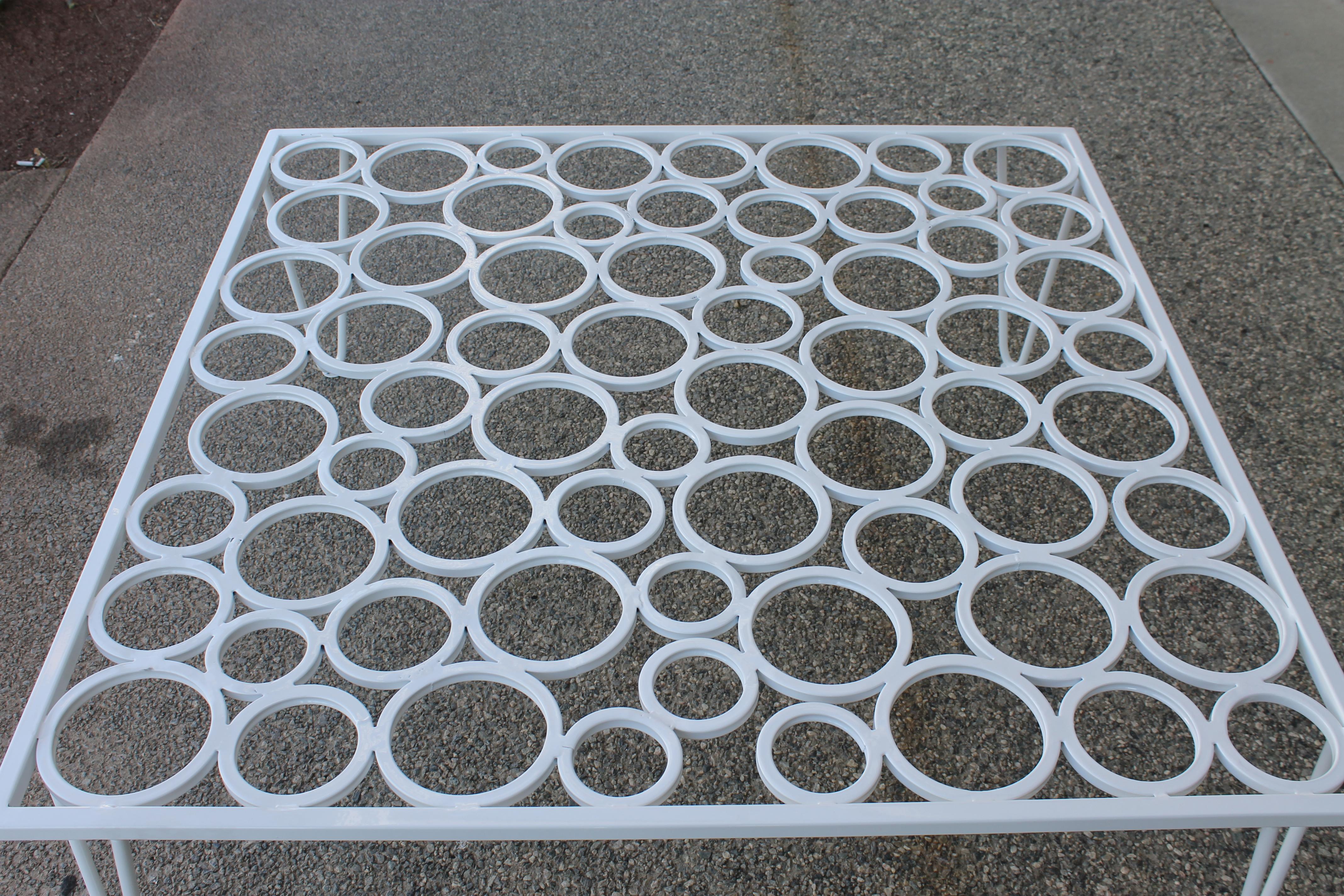 Steel Coffee Table with Circles In Good Condition For Sale In Palm Springs, CA