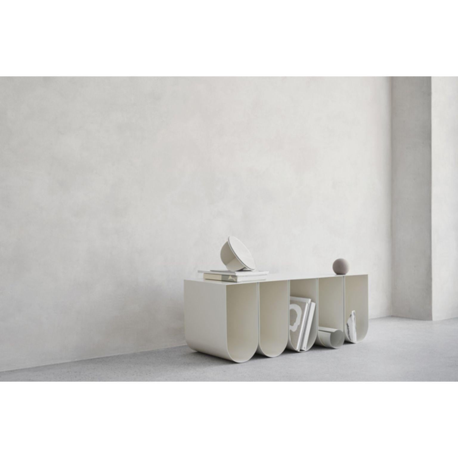Banco curvo de acero de Kristina Dam Studio en Nuevo estado para la venta en Geneve, CH