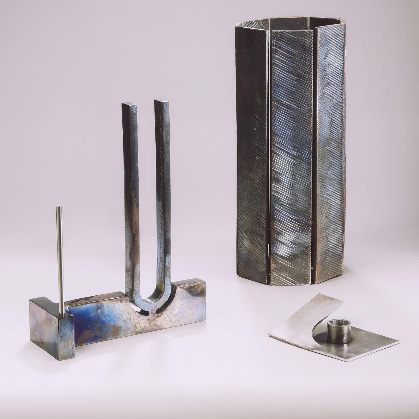 Deko-Vase aus Stahl „Essenza“ von Antonio De Marco im Angebot 1